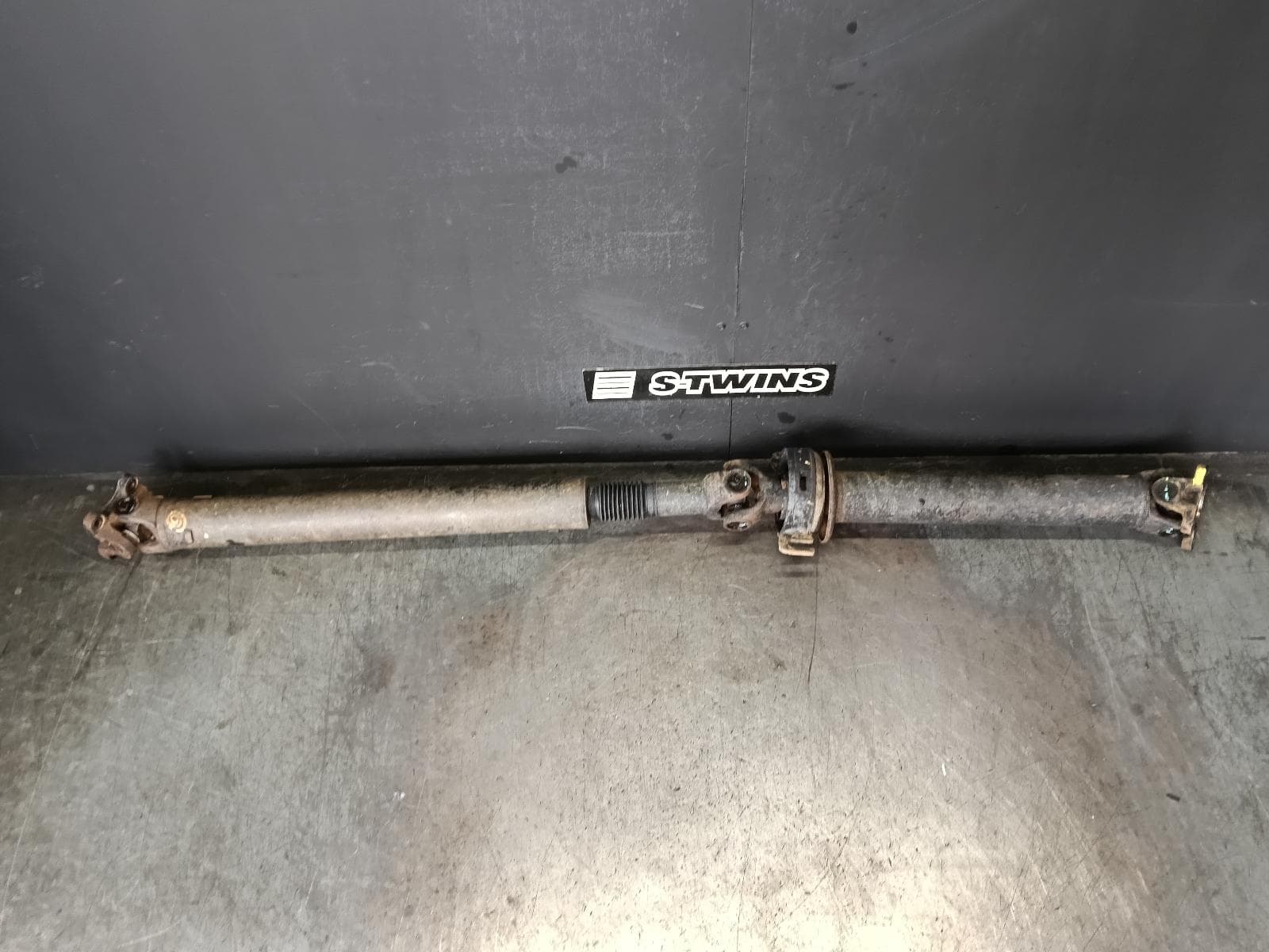 Used auto part listing image: 2012 MAZDA BT50 REAR PROP SHAFT 2.2/3.2, DIESEL, AUTO/MANUAL, 4WD, UP/UR, 10/11-06/20 0000414715