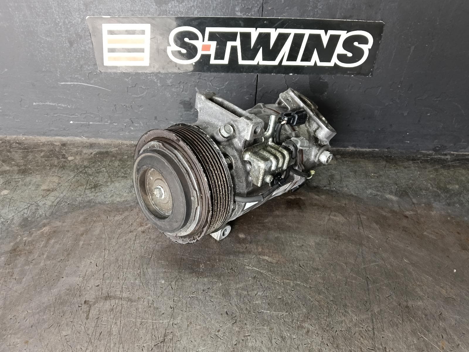 Used auto part listing image: 2014 NISSAN QASHQAI A C COMPRESSOR J11, 1.6, DIESEL, P/N 926004EB0A,12/13-06/17 0000414724