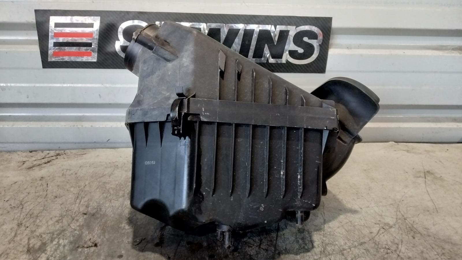 Used auto part listing image: 2015 JEEP WRANGLER AIR CLEANER BOX AIR CLEANER, JK, PETROL, 12/06-07/18 0000413942