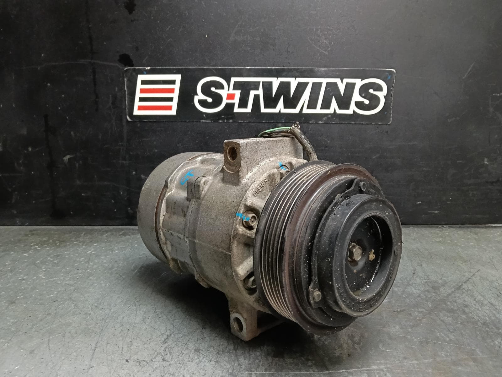 Used auto part listing image: 2019 KIA SORENTO A C COMPRESSOR UM, 2.2, DIESEL, 09/17-02/20 0000414477
