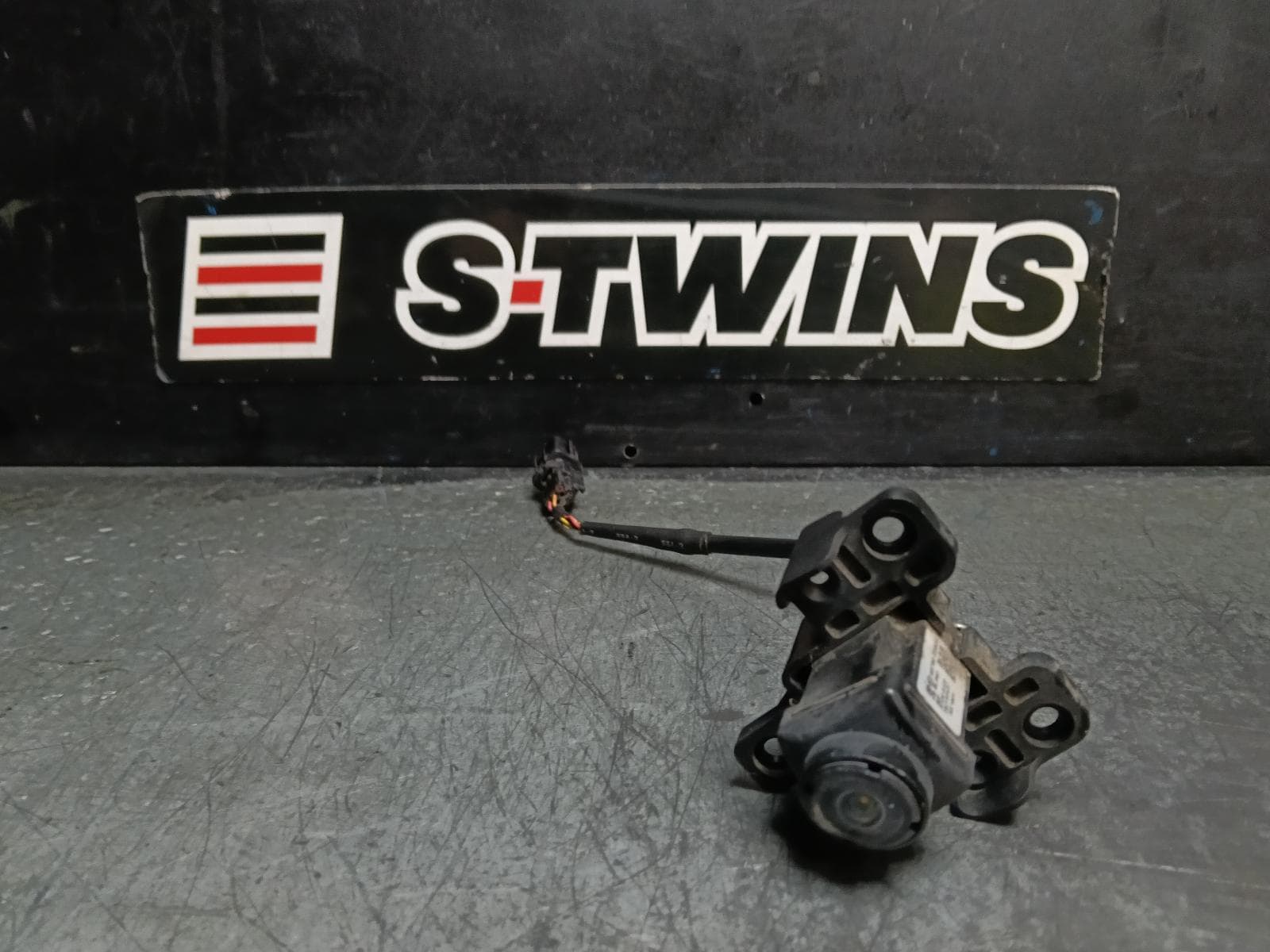 Used auto part listing image: 2019 KIA SORENTO REVERSE CAMERA UM, FRONT CAMERA (WINDSCREEN MOUNTED), 03/15-02/20 0000414491