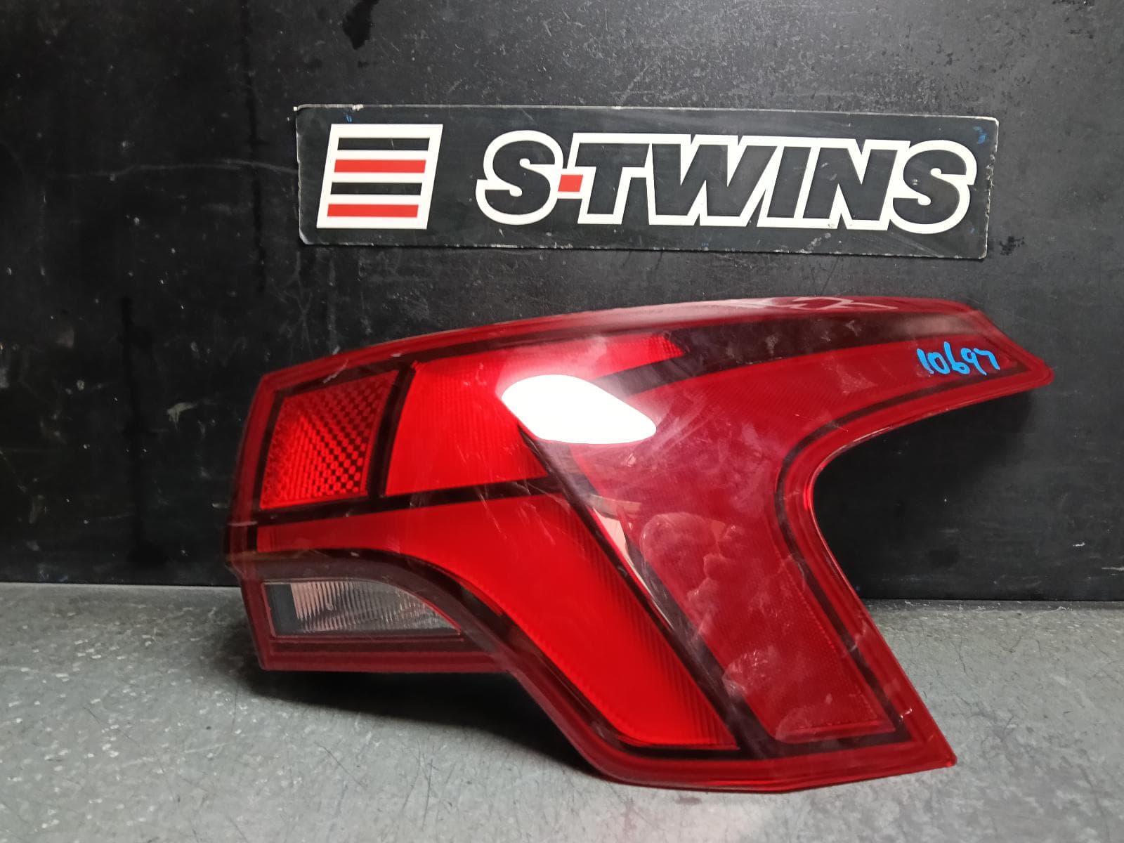 Used auto part listing image: 2022 HYUNDAI SANTA FE RIGHT TAILLIGHT IN BODY, LED TYPE, TM, 10/20-10/23 0000414847