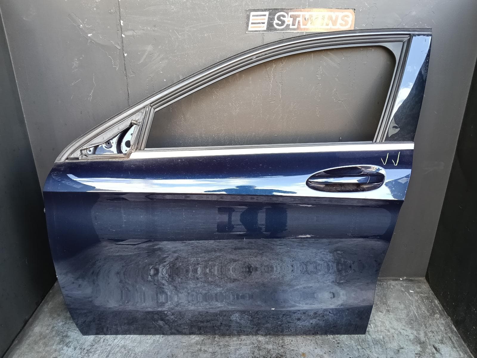 Used auto part listing image: 2018 MERCEDES GLA CLASS LEFT FRONT DOOR X156, 04/14-01/20 0000414889