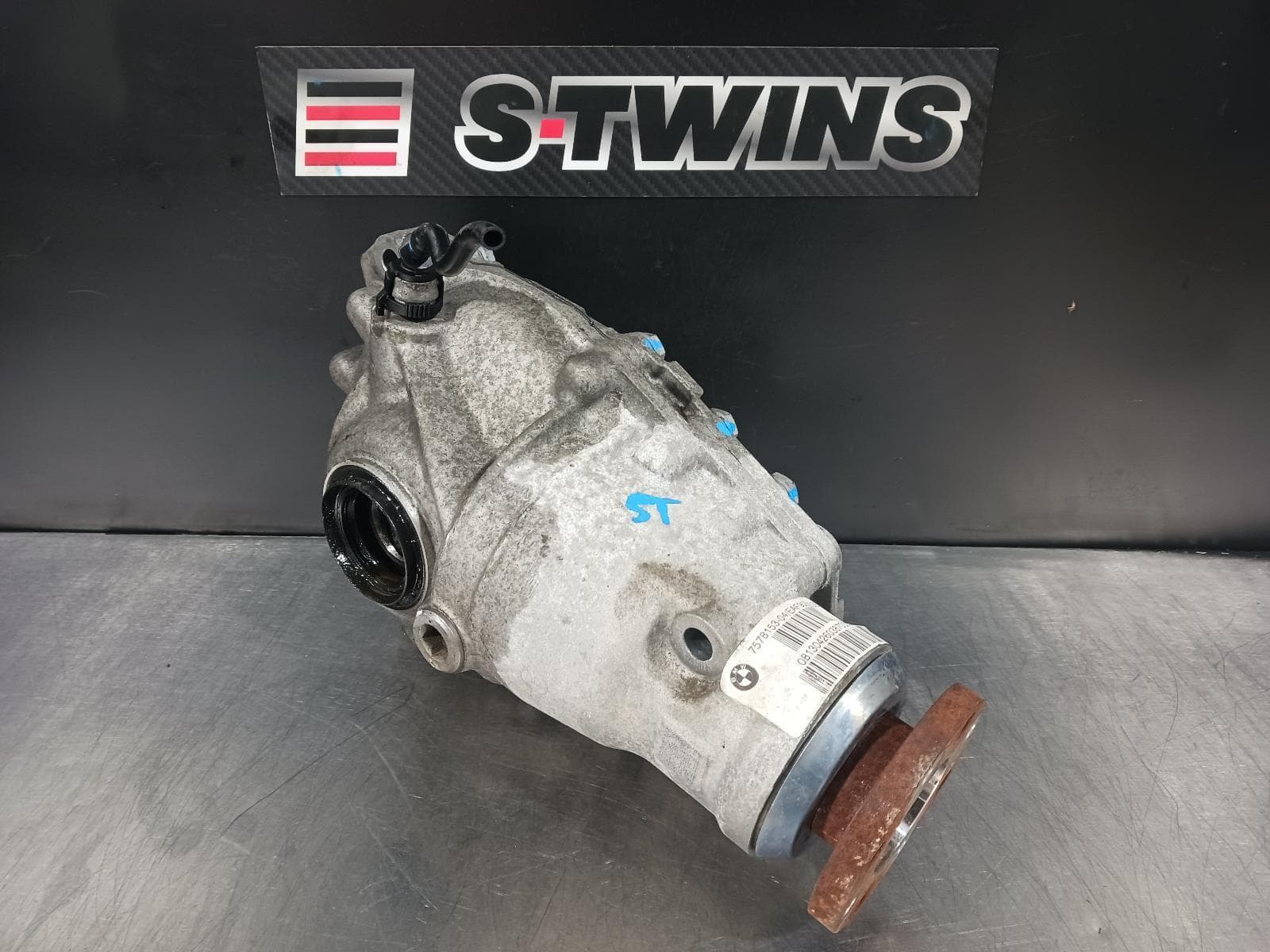 Used auto part listing image: 2013 BMW X3 DIFFERENTIAL CENTRE FRONT, 2.0, F25, PETROL, 3.64 RATIO, 12/10-07/17 0000210172