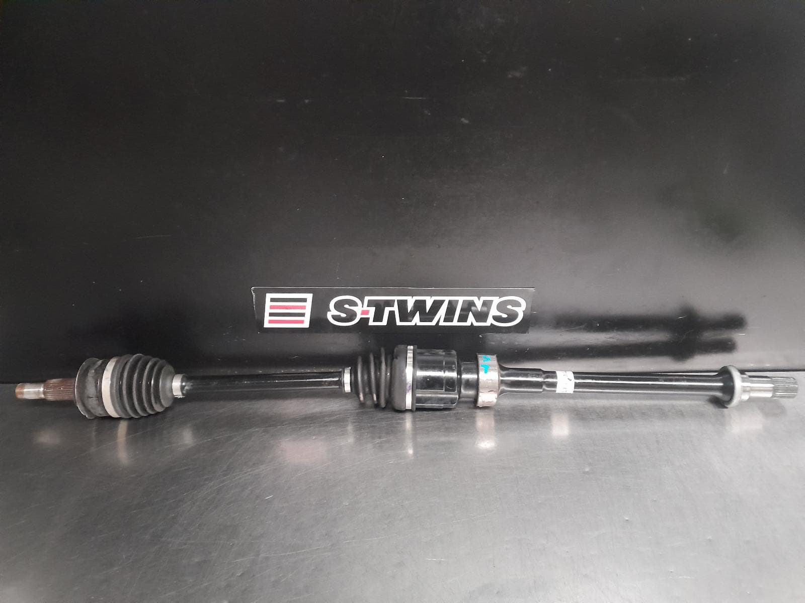 Used auto part listing image: 2018 MAZDA 3 RIGHT DRIVESHAFT AUTO T/M, PETROL, 2.0, BM-BN, 06/13-02/19 0000279855
