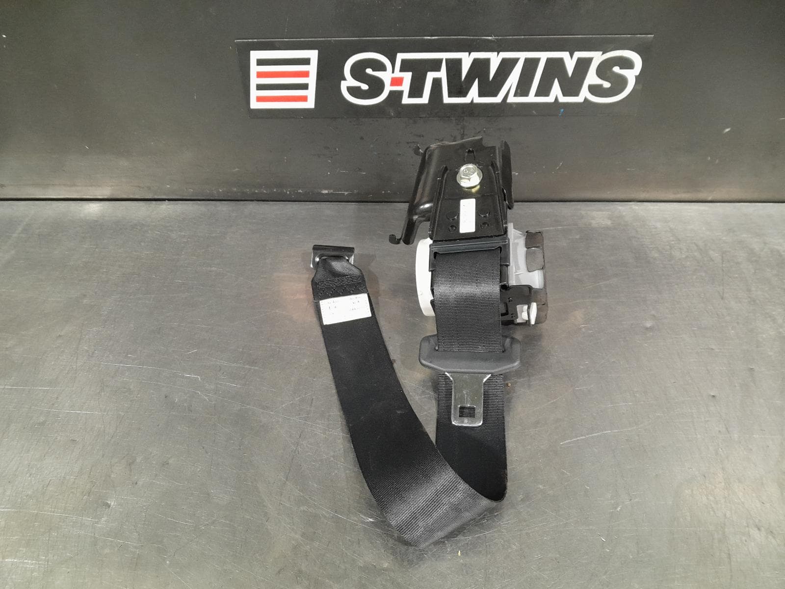 Used auto part listing image: 2014 MAZDA 3 SEAT BELT STALK RH REAR, SEAT BELT ONLY, BM, HATCH, 11/13-05/16 0000301503