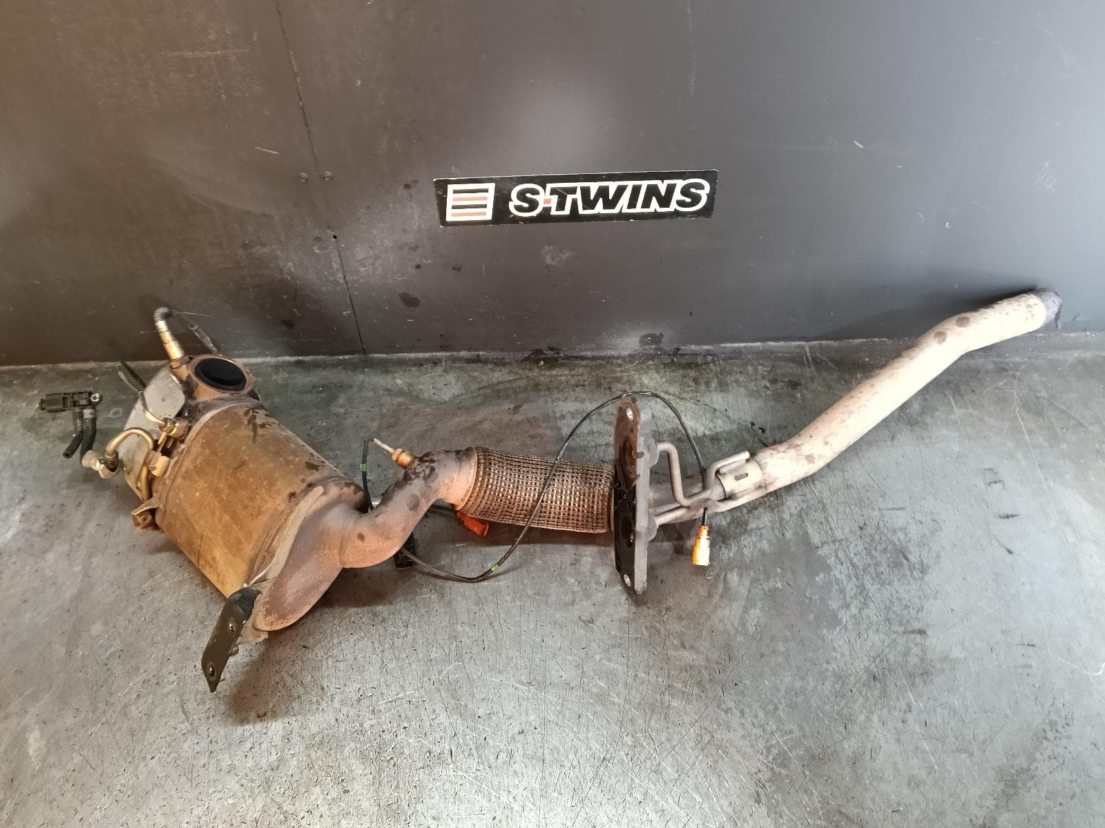 Used auto part listing image: 2013 VOLKSWAGEN CADDY PARTICULATE FILTER DPF DIESEL, 2.0, CFHC CODE, 2K, 12/10-11/15 0000414965
