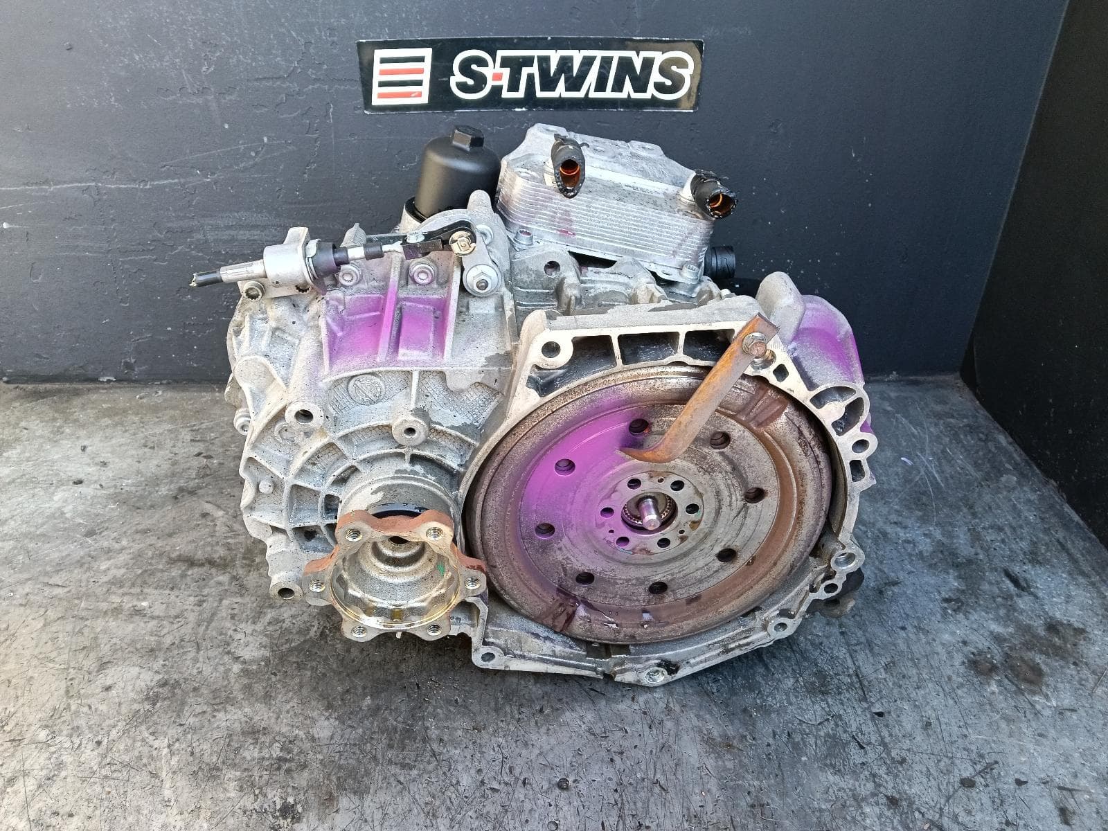 Used auto part listing image: 2013 VOLKSWAGEN CADDY TRANS GEARBOX AUTO, DIESEL, 2.0, TURBO, 2K, PBF CODE, 08/10-06/15 0000414966