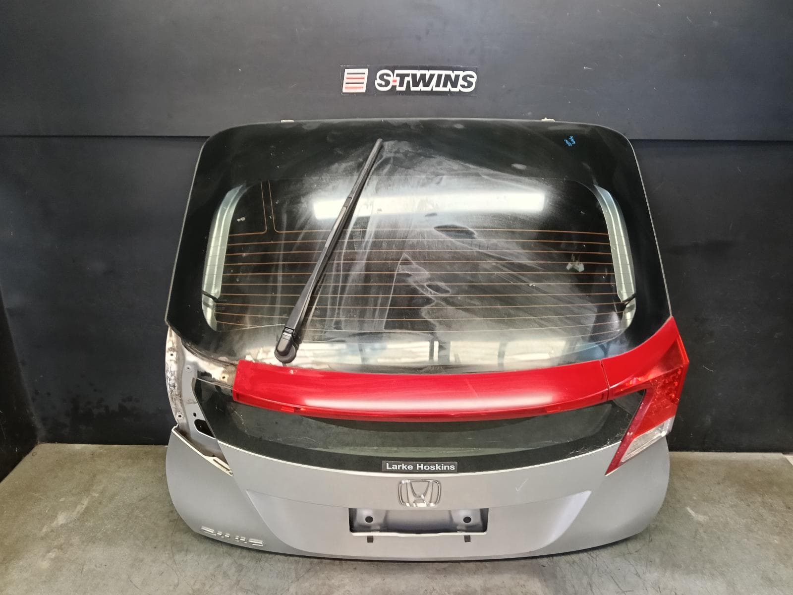 Used auto part listing image: 2013 HONDA CIVIC BOOTLID TAILGATE TAILGATE, 9TH GEN, HATCH (VIN SHHFK), VTi-S/DTi-S, 06/12-03/15 0000414630