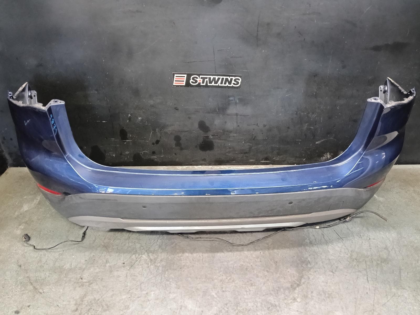 Used auto part listing image: 2017 BMW X1 REAR BUMPER F48, BUMPER BAR (2 PIECE) NON M SPORT TYPE, 08/15-06/22 0000414997