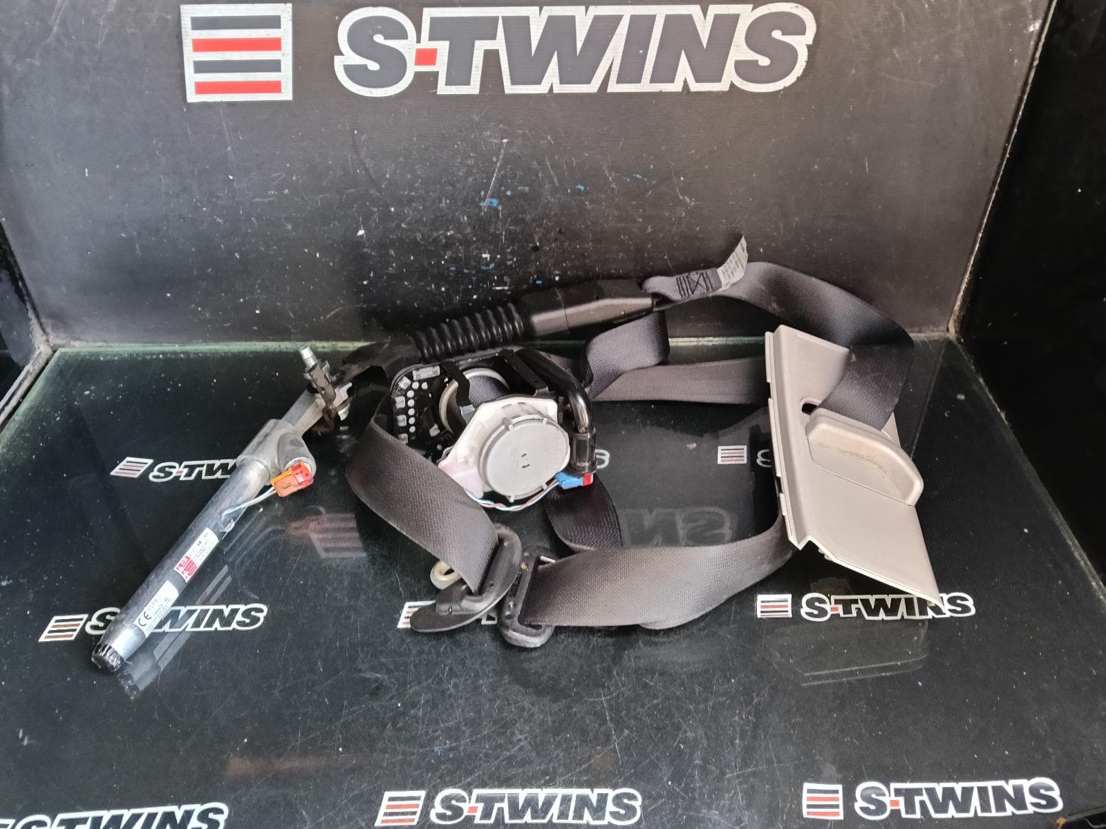 Used auto part listing image: 2014 NISSAN QASHQAI SEAT BELT STALK RH FRONT, SEAT BELT ONLY, J11, 12/13-07/21 0000414741