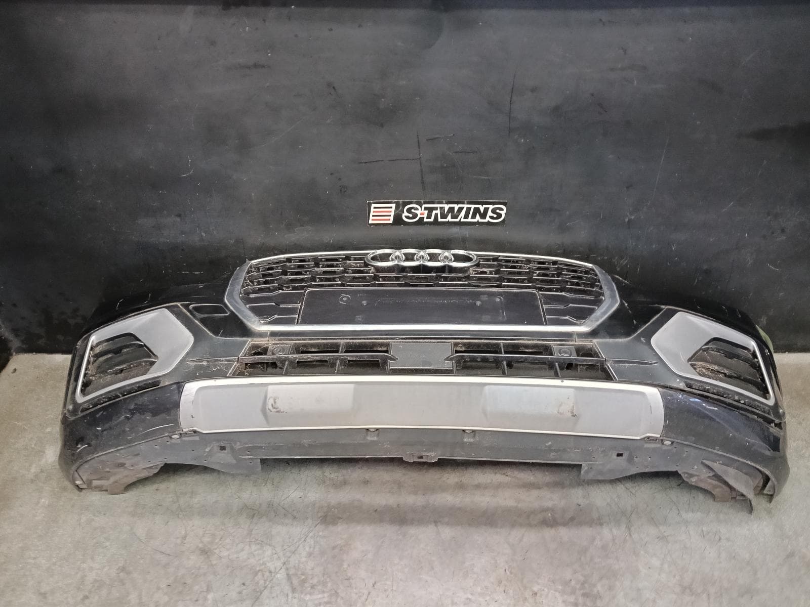 Used auto part listing image: 2017 AUDI Q2 FRONT BUMPER BUMPER BAR, (3 PIECE), 6 SENSOR TYPE, 35/40, GA, 10/16-01/21 0000414699