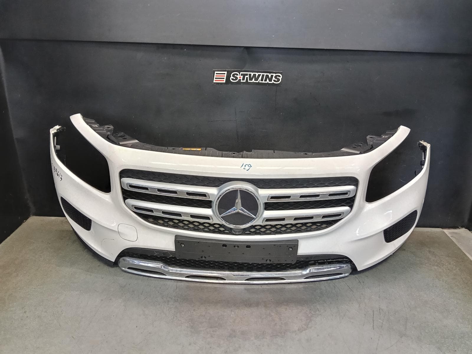 Used auto part listing image: 2020 MERCEDES GLB CLASS FRONT BUMPER X247, BUMPER BAR, NON AMG TYPE, 12/19-09/23 0000413803