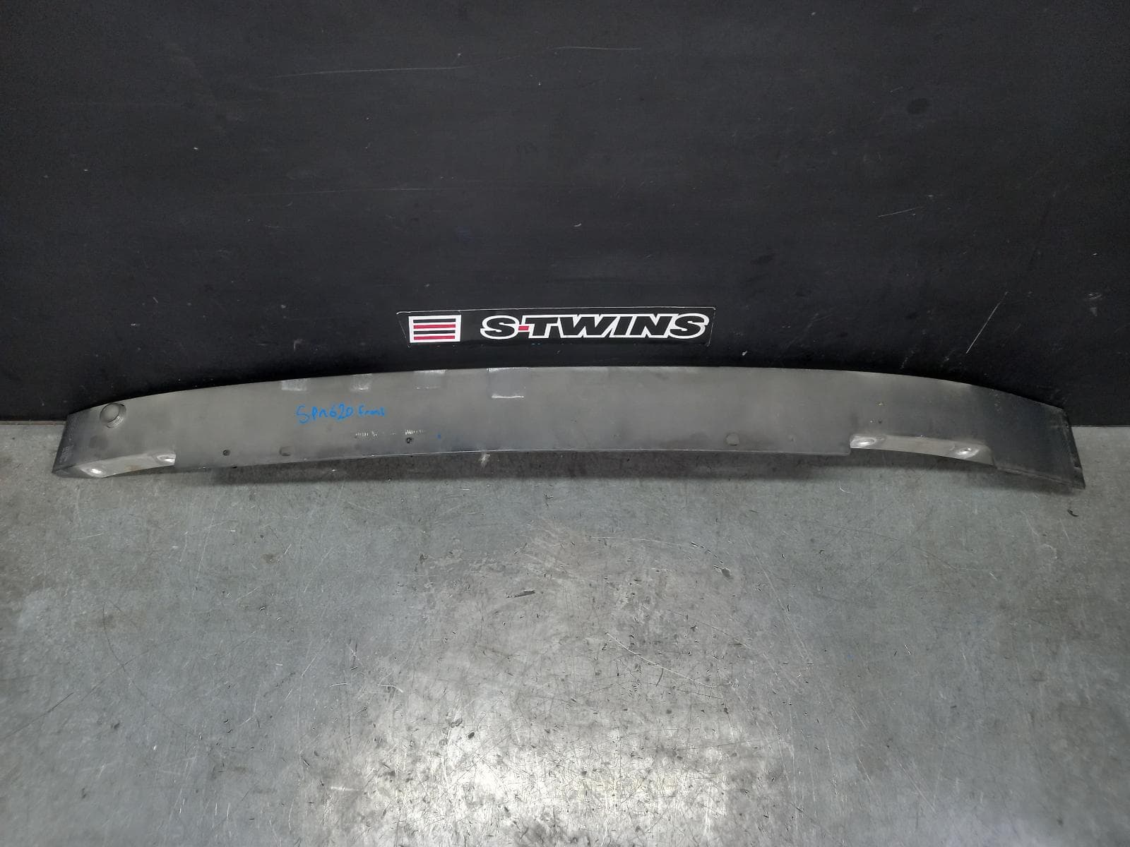Used auto part listing image: 2018 VOLVO XC60 F BAR REINFORC BRACK MAIN REINFORCEMENT, GEN 2, 05/17- 0000393605