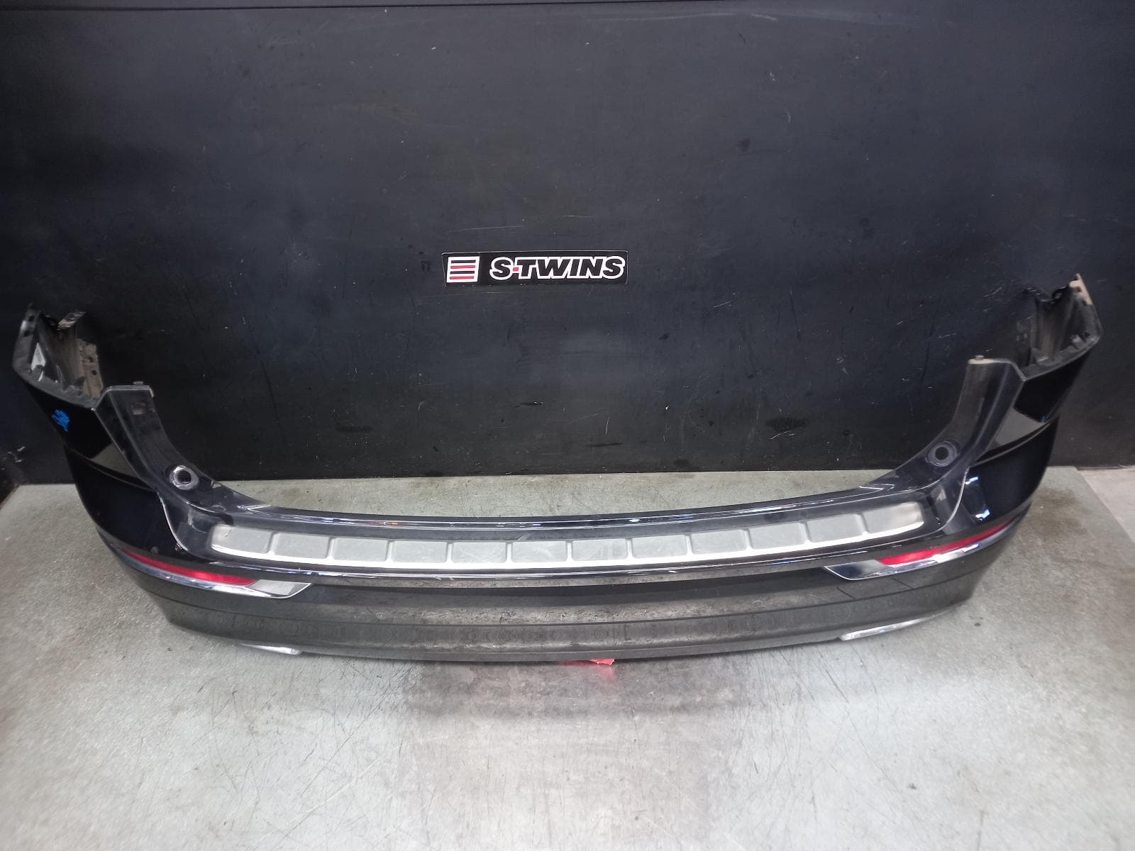 Used auto part listing image: 2018 VOLVO XC60 REAR BUMPER GEN 2, BUMPER BAR, 05/17-06/21 0000393590