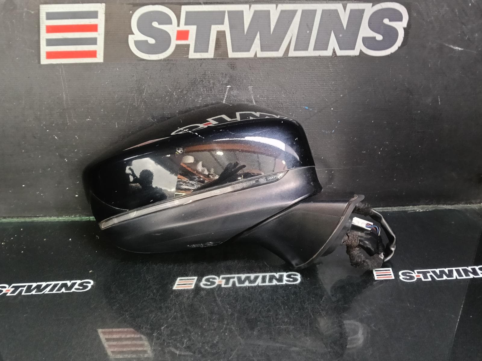 Used auto part listing image: 2017 MAZDA CX9 RIGHT DOOR MIRROR TC, AZAMI, W/ MIRROR HEATER, 07/16-07/17 0000388070