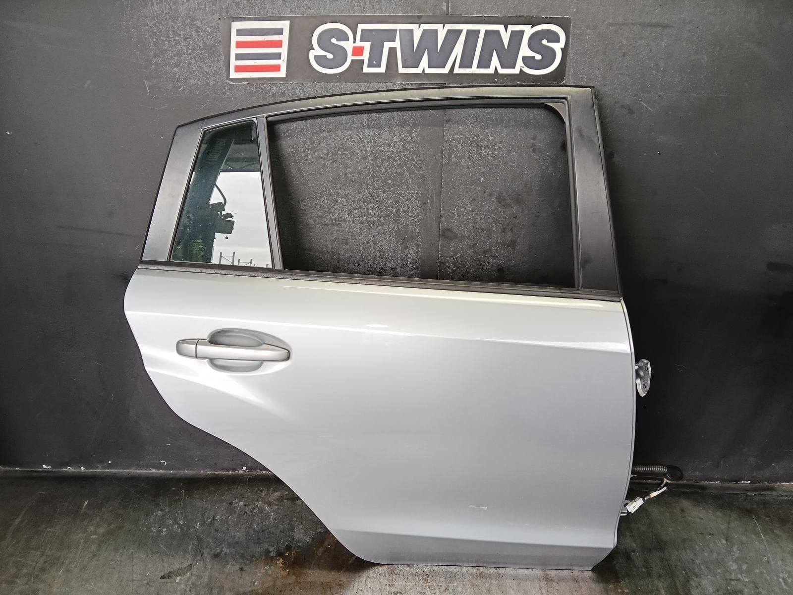 Used auto part listing image: 2013 SUBARU IMPREZA RIGHT REAR DOOR SLIDING G4, HATCH, 12/11-08/17 0000387316
