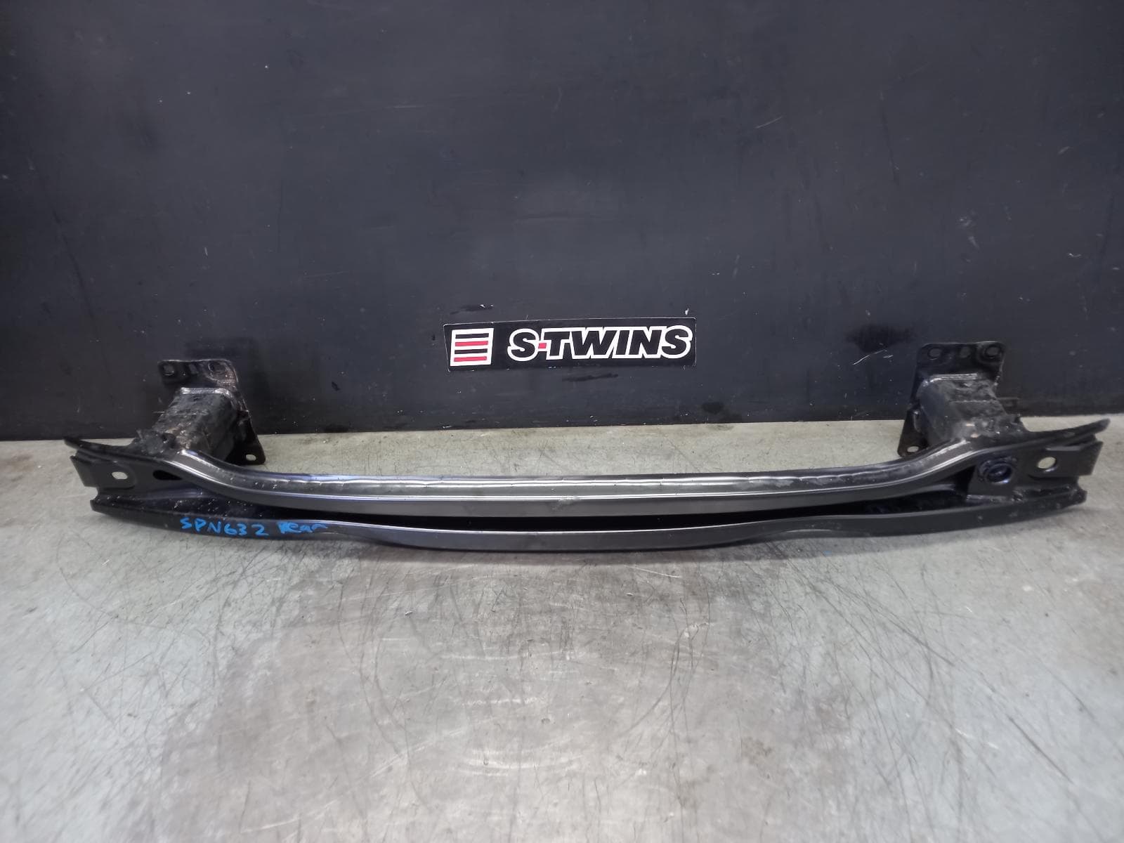 Used auto part listing image: 2023 VOLKSWAGEN TIGUAN R BAR BRACKET REINFO MAIN REINFORCEMENT, NON ALLSPACE, 5NA, 05/16-02/24 0000392562