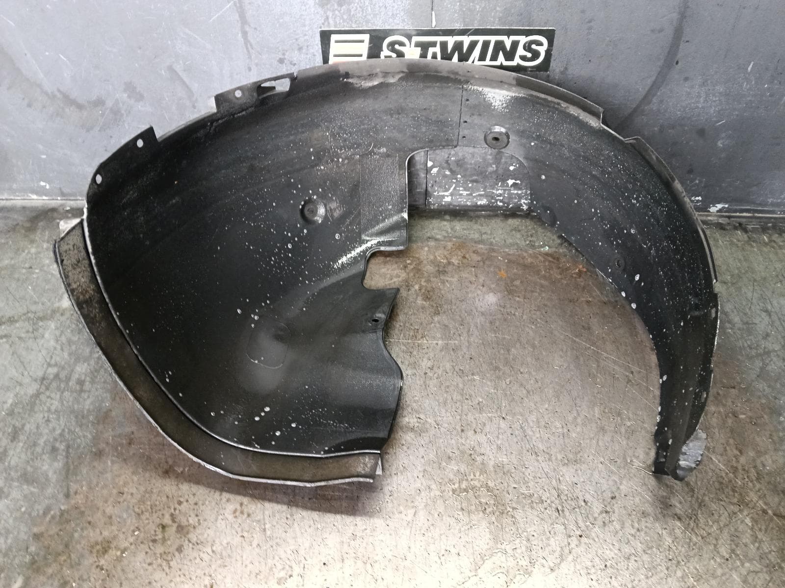 Used auto part listing image: 2018 HYUNDAI I30 LEFT GUARD LINER FRONT, PD, HATCH (S.KOREA VIN KMHH), STANDARD TYPE, 03/17-07/20 0000387868
