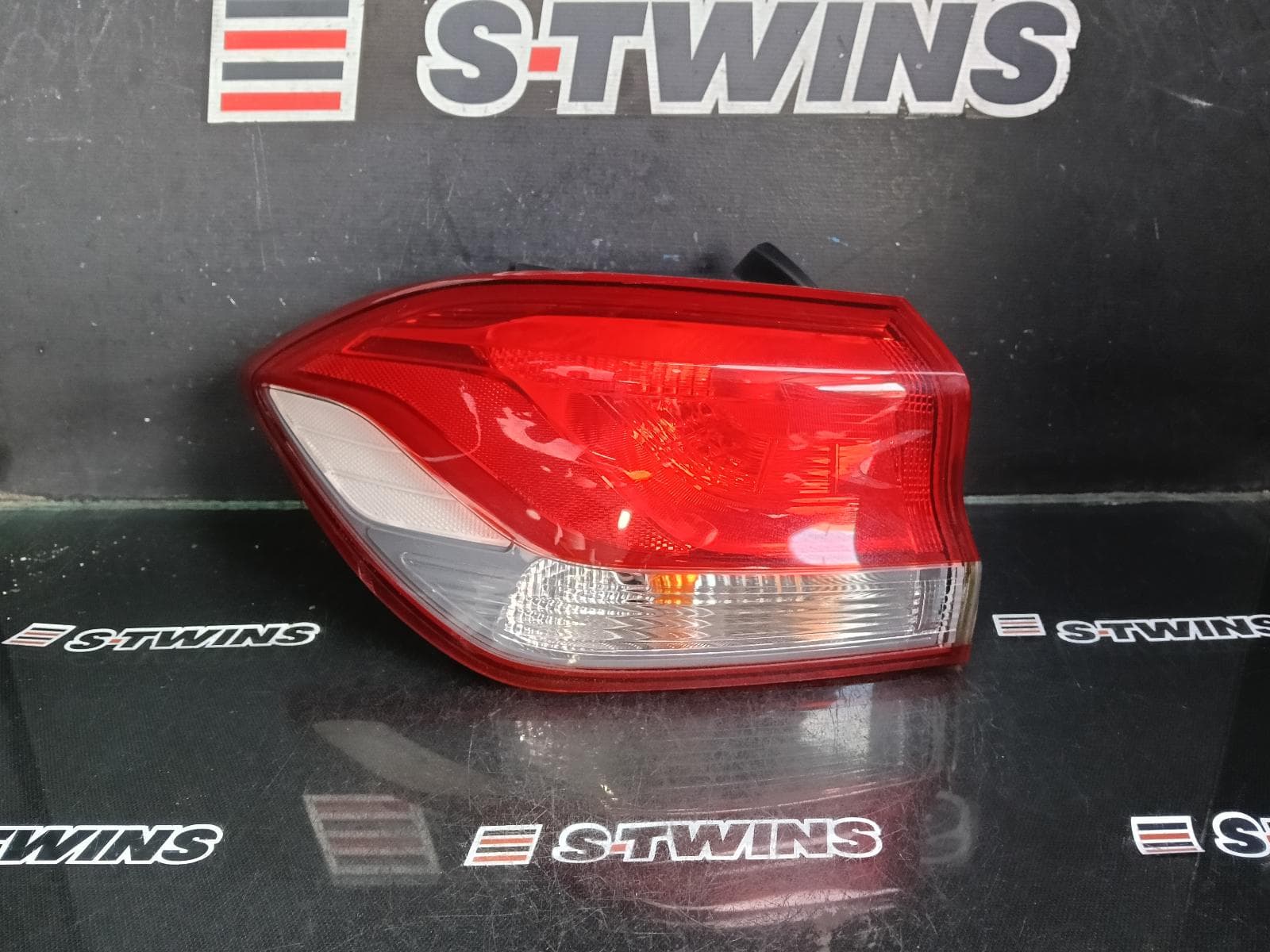Used auto part listing image: 2018 HYUNDAI I30 LEFT TAILLIGHT IN BODY, PD, HALOGEN TYPE, HATCH (S.KOREA VIN KMHH), GO/ACTIVE/ELITE/SR, 03/17-12/23 0000388061