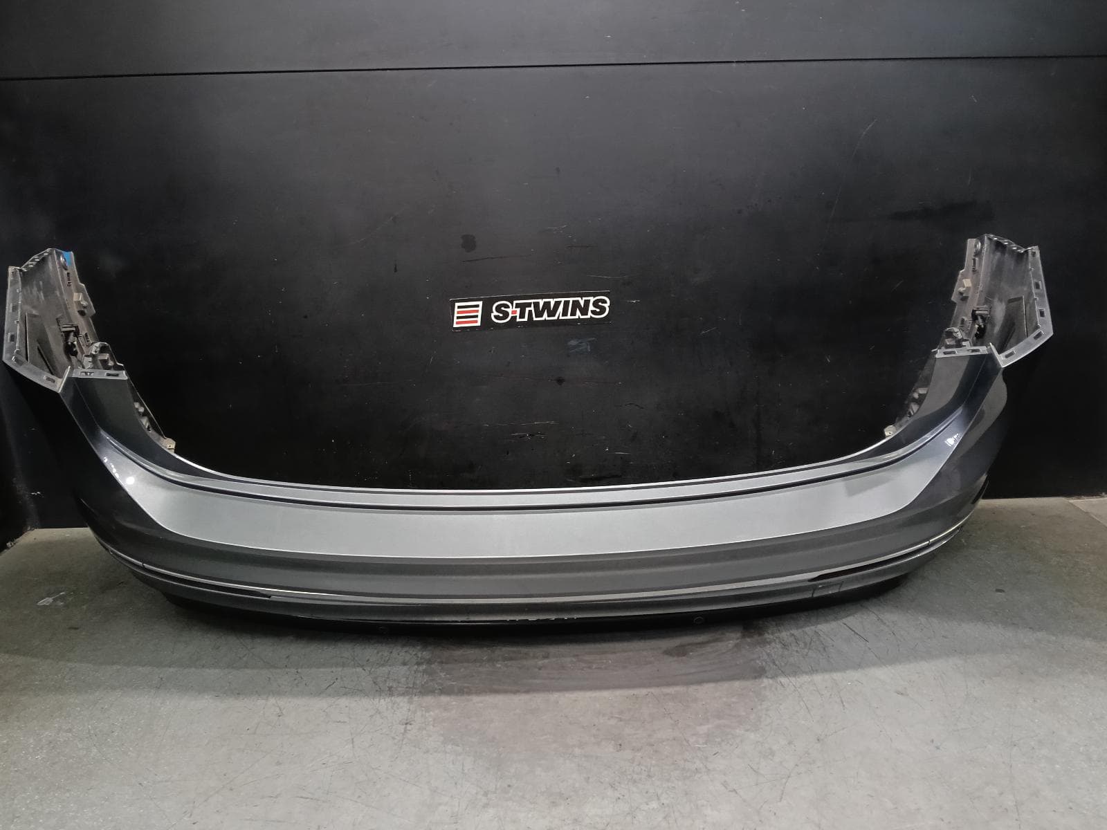 Used auto part listing image: 2019 VOLKSWAGEN TIGUAN REAR BUMPER BUMPER BAR (2 PIECE), R-LINE, ALLSPACE, 5NA, 05/18-05/21 0000408997