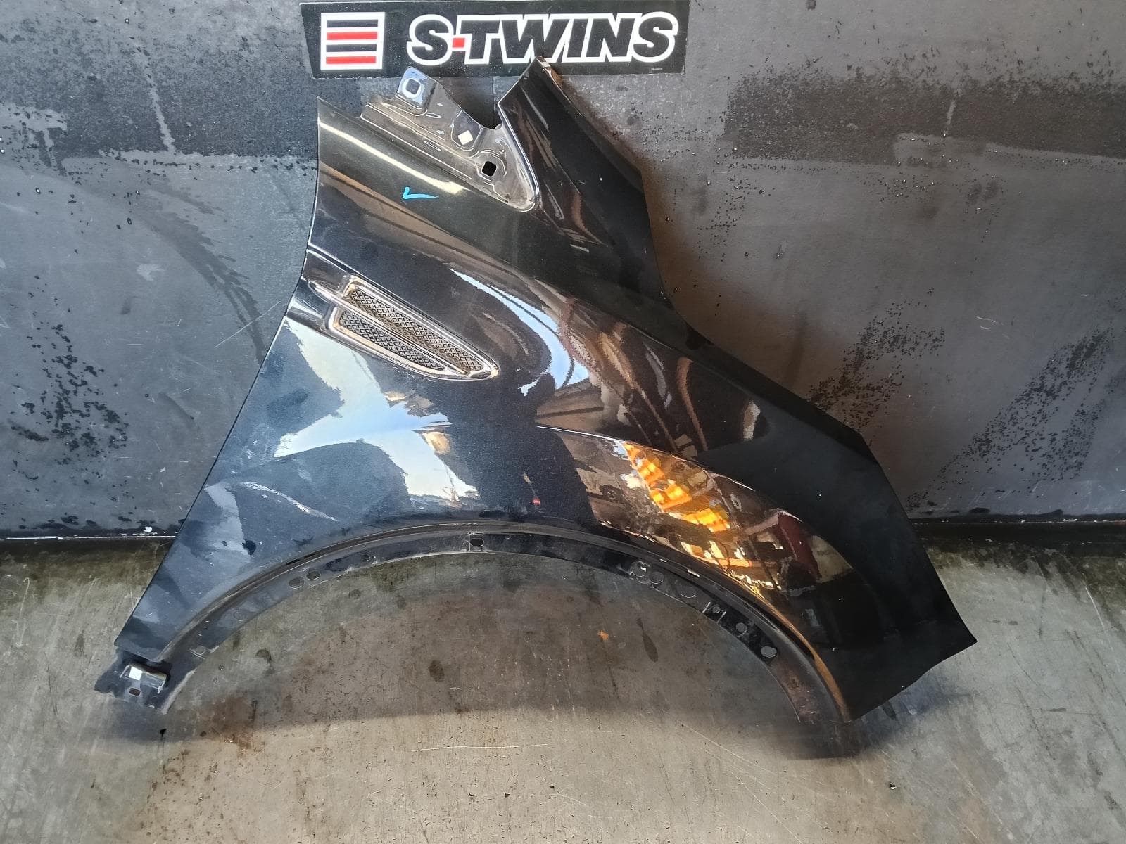 Used auto part listing image: 2015 FORD KUGA RIGHT GUARD TF, 11/12-09/16 0000388026