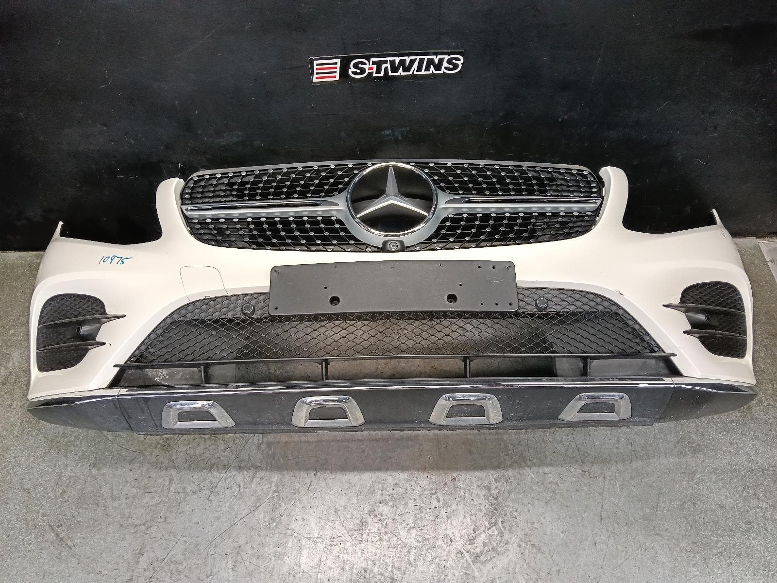 Used auto part listing image: 2016 MERCEDES GLC CLASS FRONT BUMPER BUMPER BAR, GLC200/220D/250/250D/350D/43 AMG, X253/C253, 09/15-08/19 0000415023