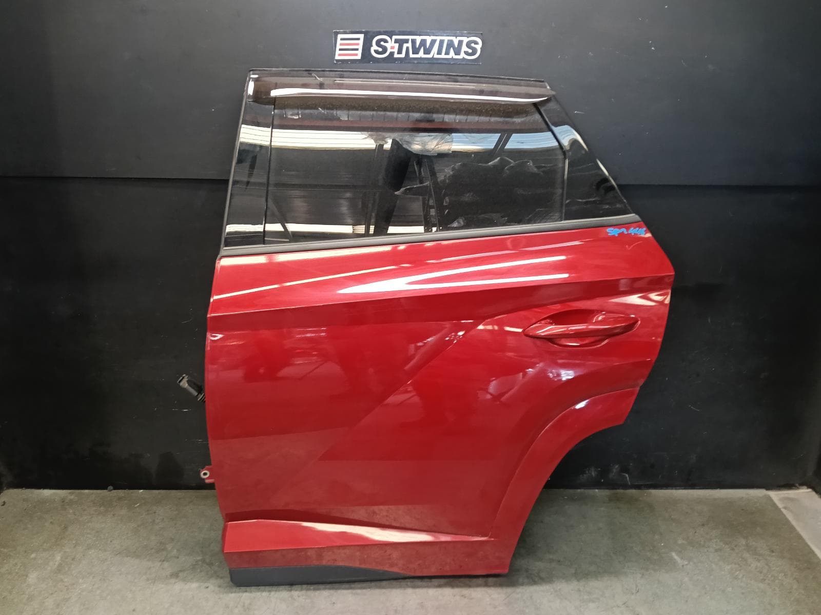 Used auto part listing image: 2023 HYUNDAI TUCSON LEFT REAR DOOR SLIDING NX4, N LINE, 02/21- (AUS ONLY) 0000415087