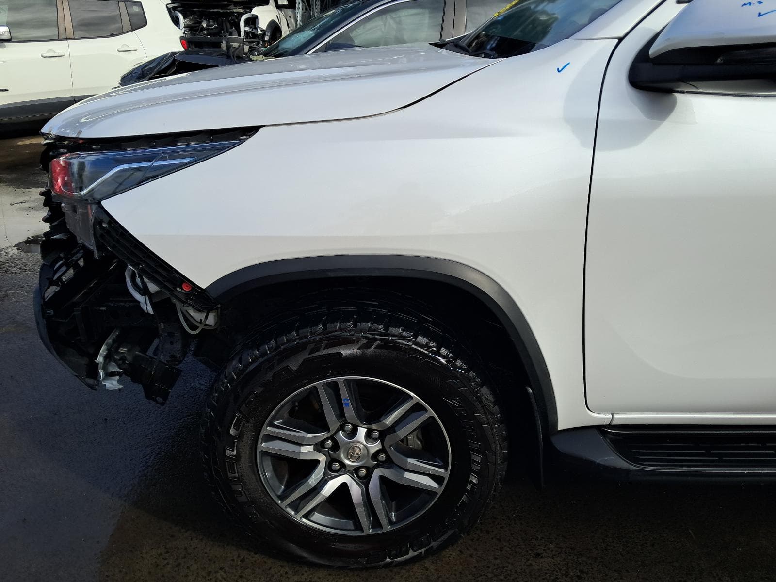 2023 TOYOTA FORTUNER 11