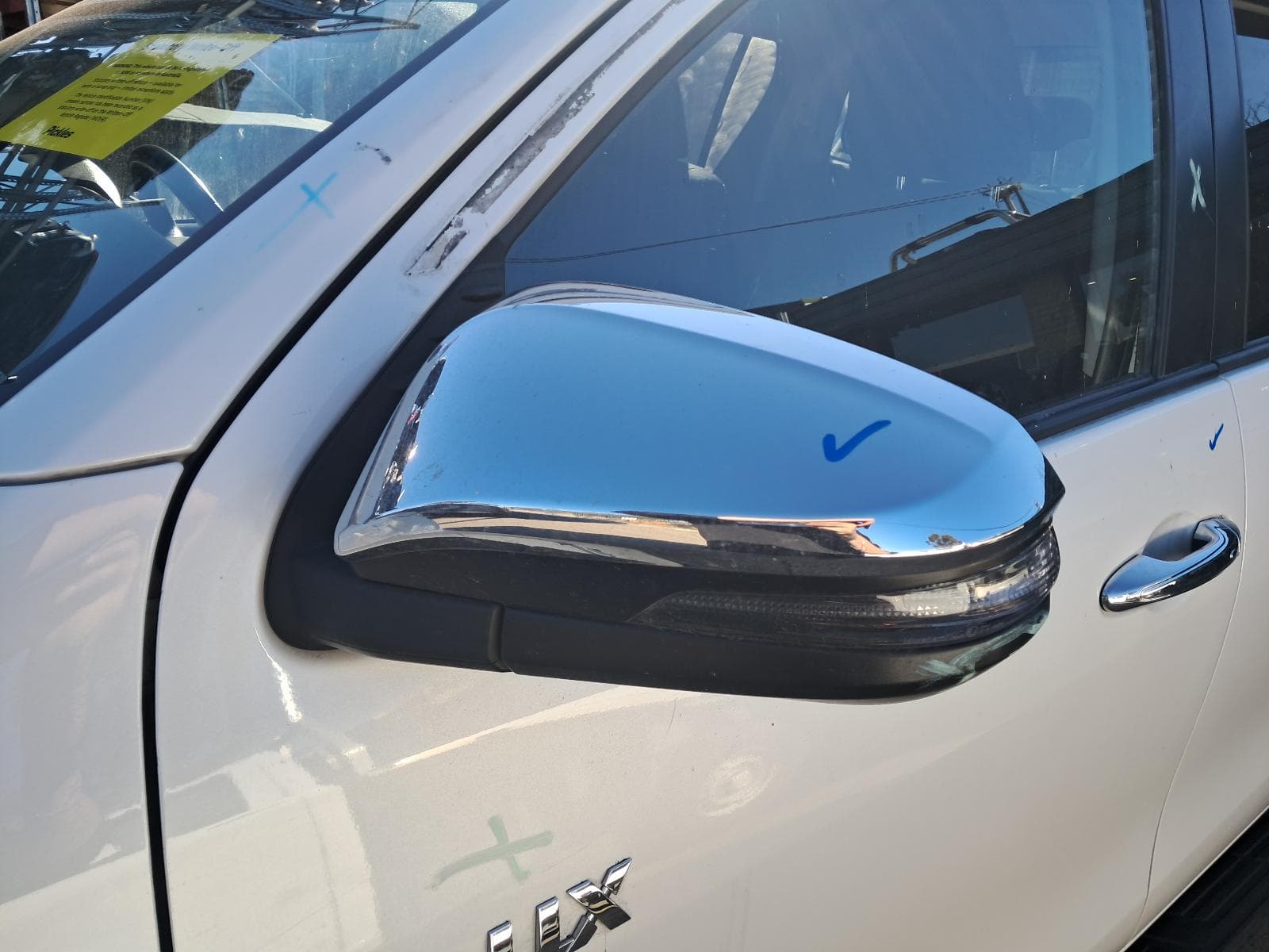 2021 TOYOTA HILUX 15