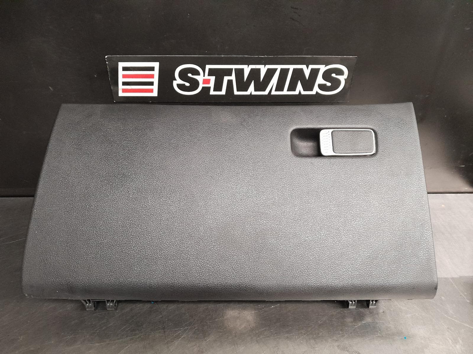 Used auto part listing image: 2021 HYUNDAI SANTA FE GLOVE BOX TM, 03/18-10/23 0000289117