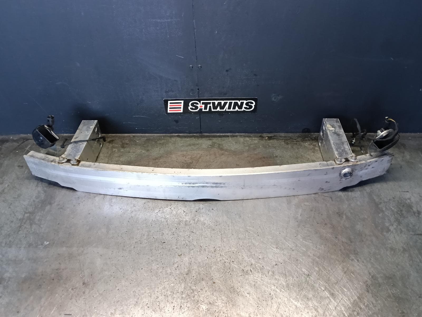 Used auto part listing image: 2018 MERCEDES GLA CLASS F BAR REINFORC BRACK MAIN REINFORCEMENT, X156, 04/14-01/20 0000415068