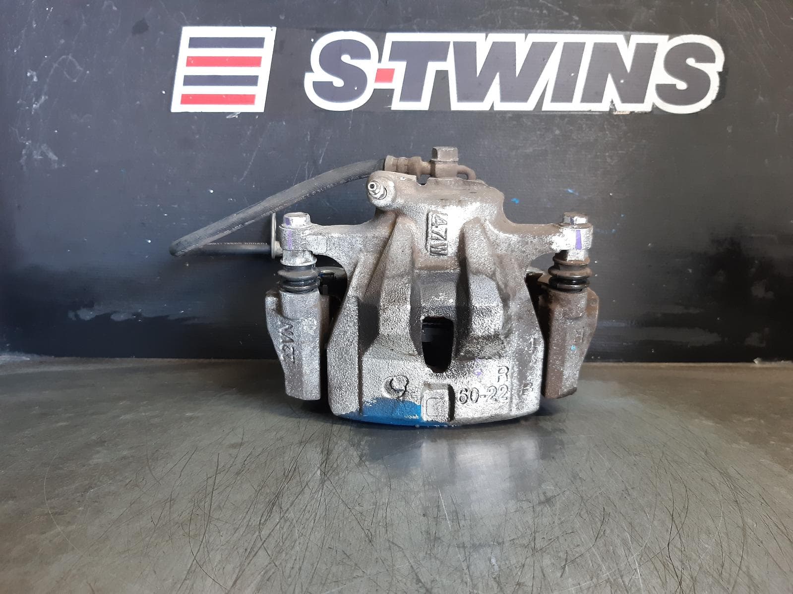 Used auto part listing image: 2014 TOYOTA COROLLA CALIPER RH FRONT, ZRE172R, SEDAN, 12/13-06/19 0000369290