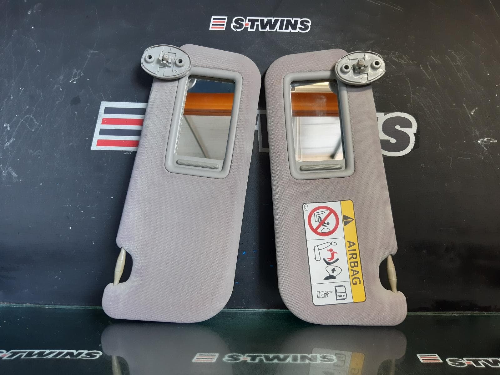 Used auto part listing image: 2014 TOYOTA COROLLA SUNVISOR ZRE172R, PAIR, 12/13-10/16 0000369104