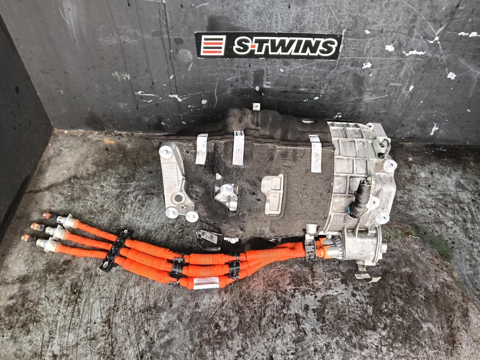 Used auto part listing image: 2023 POLESTAR 2 TRANS GEARBOX 534, REDUCTION GEAR, FRONT, 1 SPEED, 08/21- 0000401929