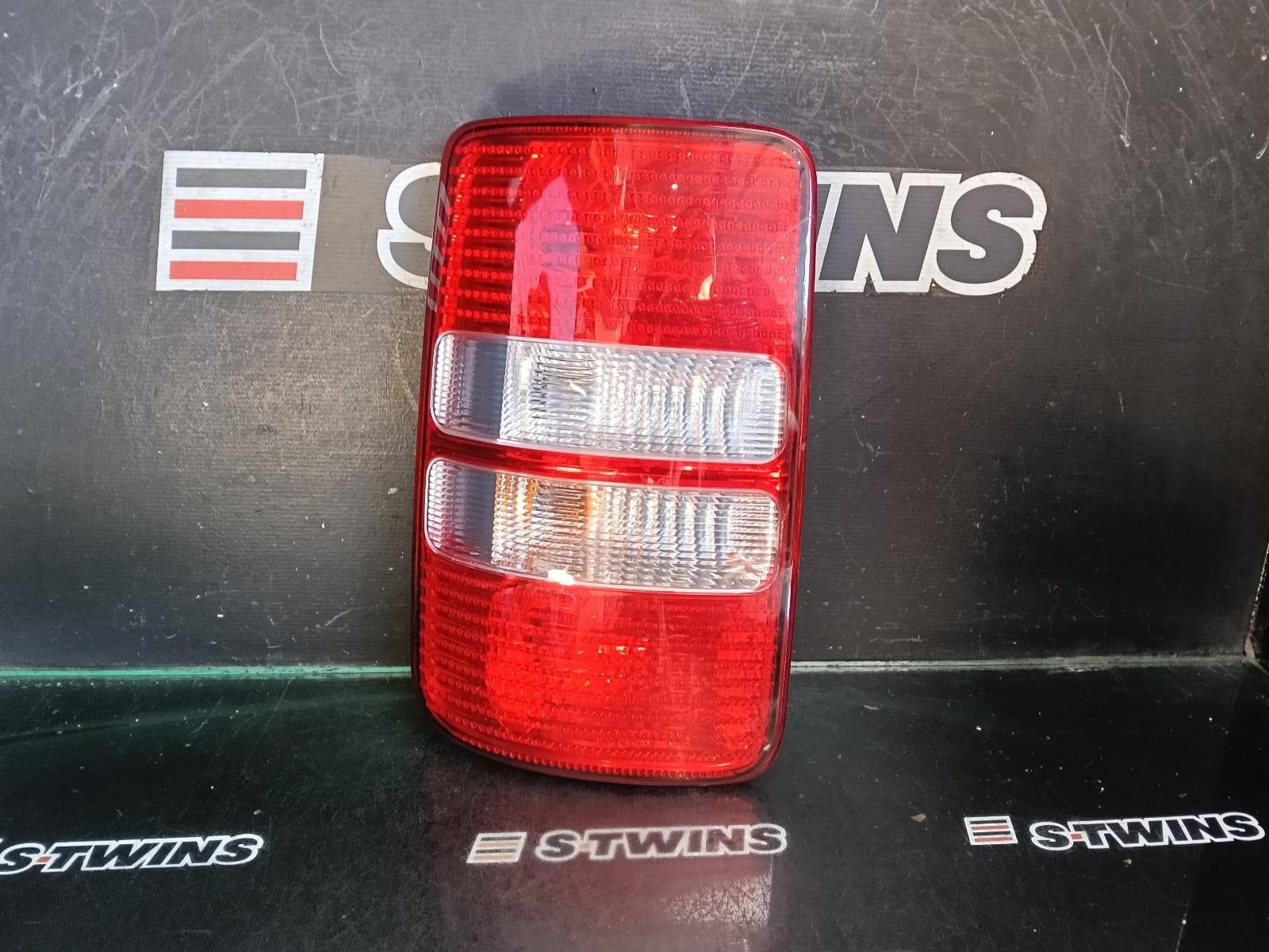 Used auto part listing image: 2013 VOLKSWAGEN CADDY LEFT TAILLIGHT 2K, 08/10-06/15 0000414978