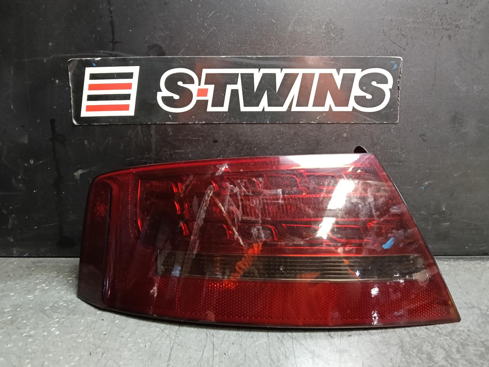 Used auto part listing image: 2011 AUDI A5/S5 LEFT TAILLIGHT A5/RS5/S5, 8F/8T, COUPE/CABRIO, LED TYPE, 08/09-11/11 0000415168