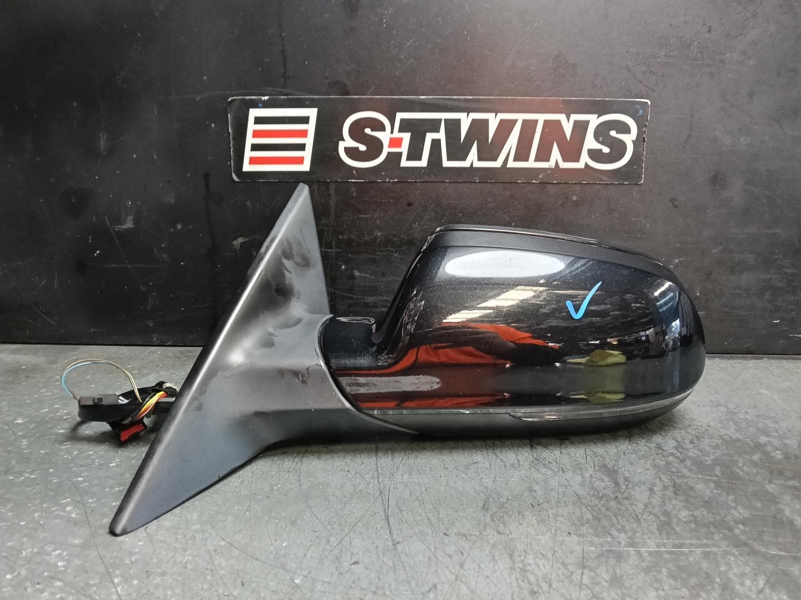 Used auto part listing image: 2011 AUDI A5/S5 LEFT DOOR MIRROR 8T, A5/RS5/S5, COUPE, W/ MANUAL FOLD, HEATED, NON MEMORY, NON LANE CHANGE ASSIST TYPE (6XD/7Y0), 08/09-11/16 0000415165