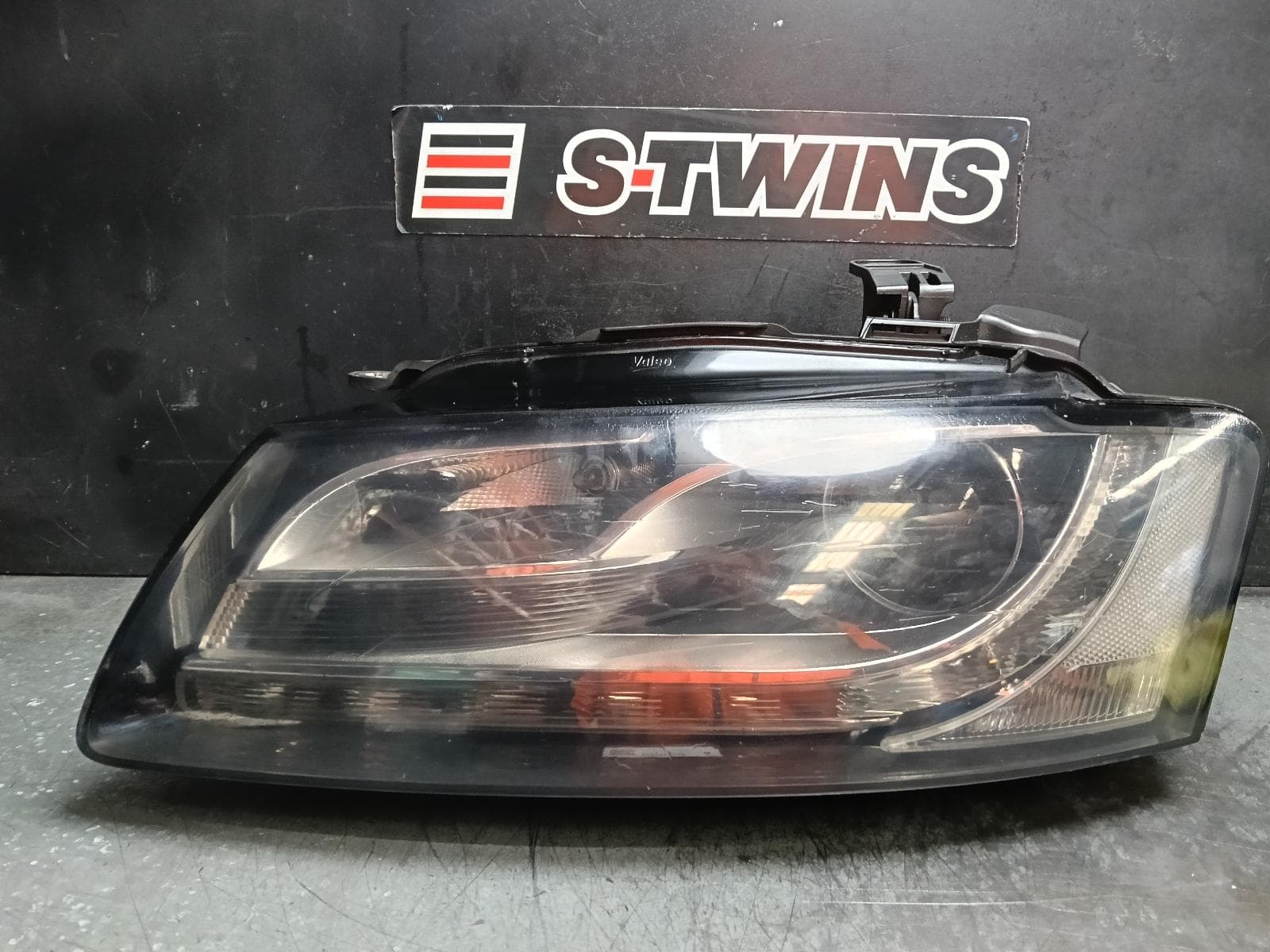 Used auto part listing image: 2011 AUDI A5/S5 LEFT HEADLAMP 8T, A5/S5, BI-XENON, W/ ADAPTIVE TYPE, 10/07-01/12 0000415162