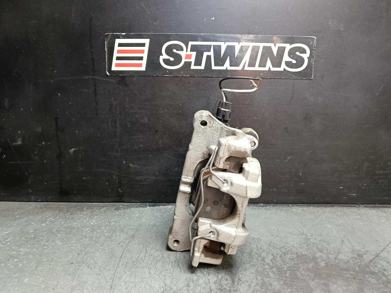Used auto part listing image: 2024 SUBARU CROSSTREK CALIPER G6X, RH REAR, 10/22- 0000415220