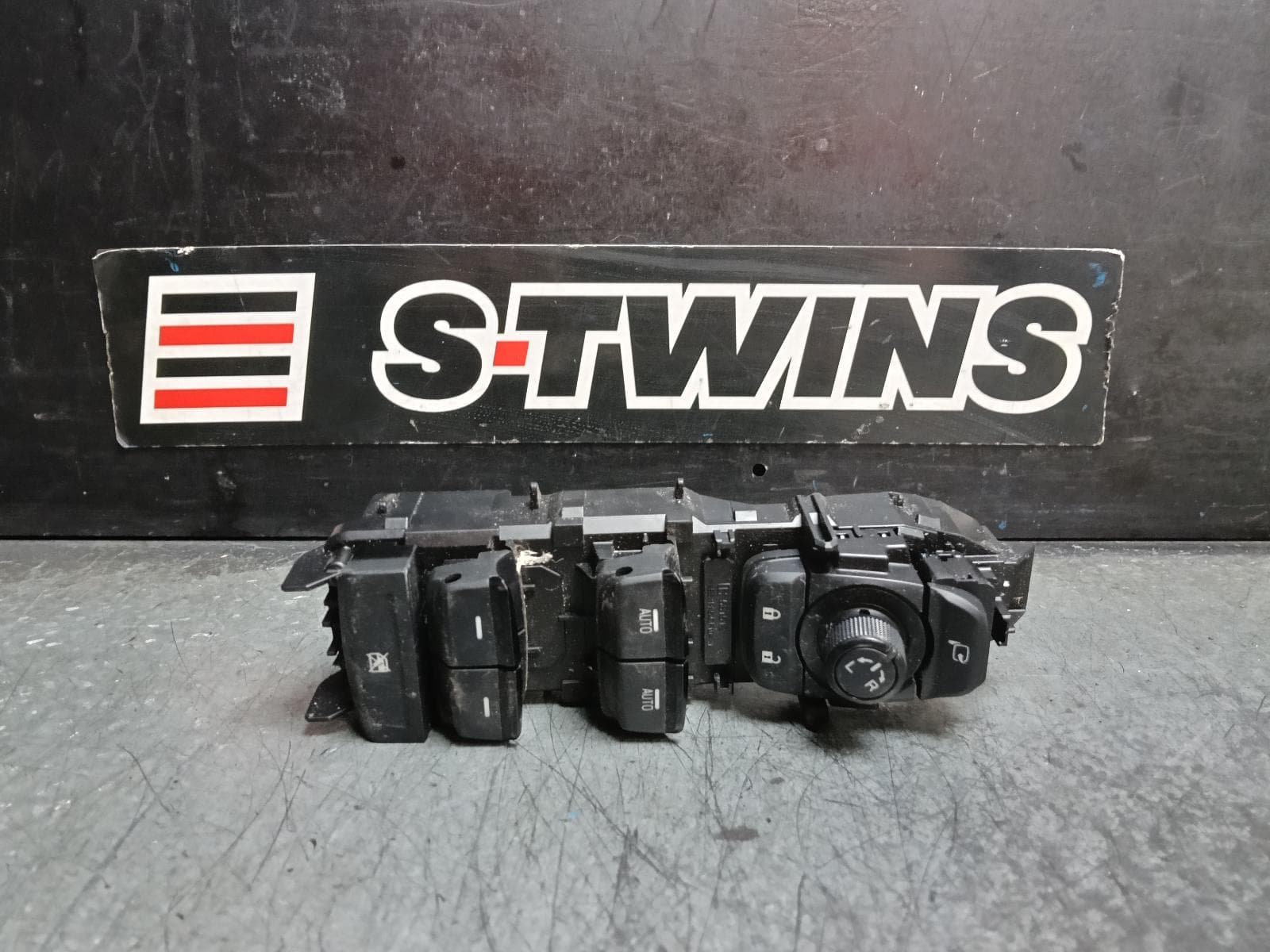 Used auto part listing image: 2024 SUBARU CROSSTREK PWR DR WIND SWITCH G6X, RH FRONT (MASTER SWITCH), W/ BLACK INSERT TYPE, 10/22- 0000415215