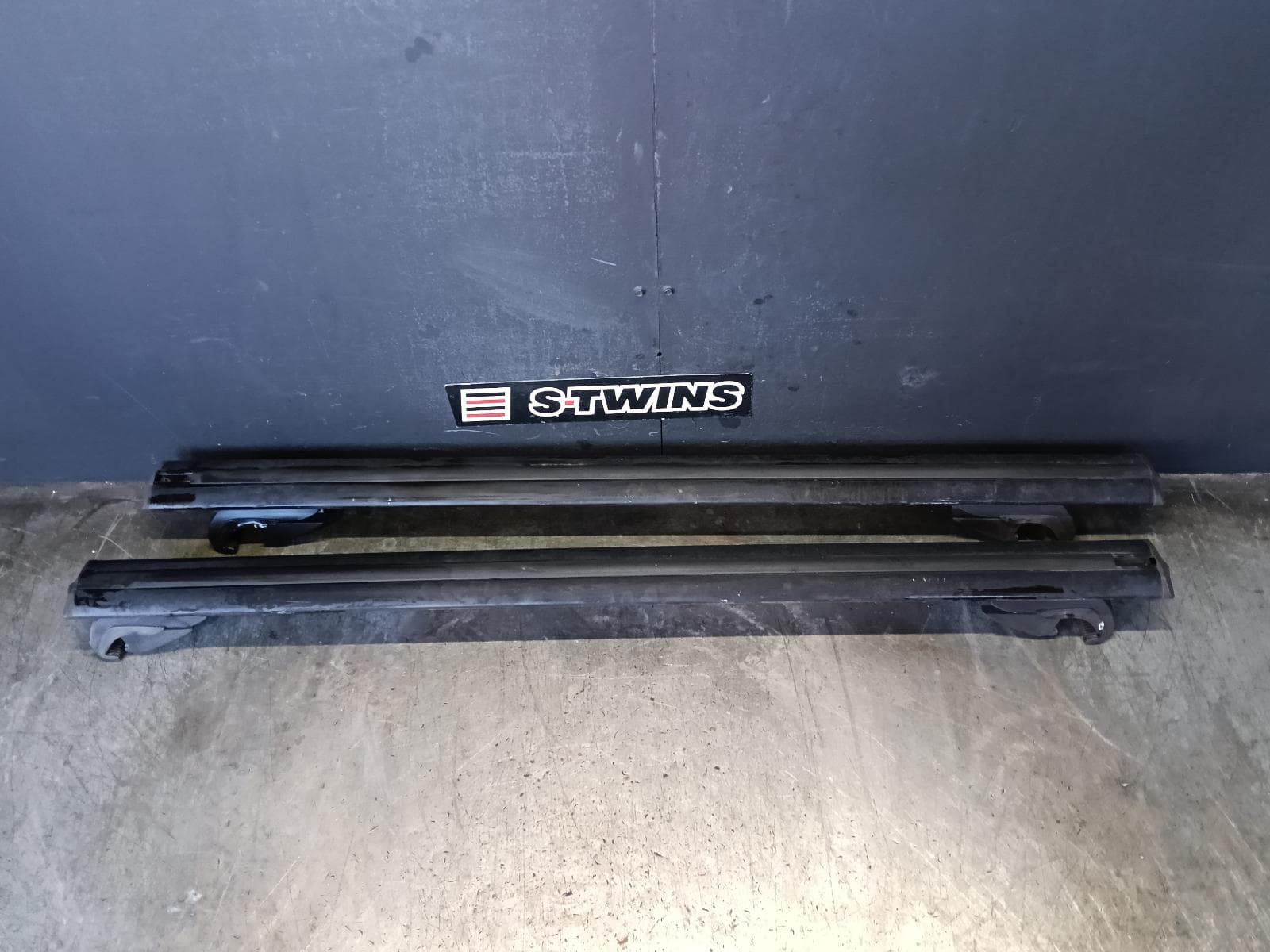 Used auto part listing image: 2018 TOYOTA RAV4 ROOF RACK BARS ROOF RACKS, XA40, 12/12-12/18 0000415240