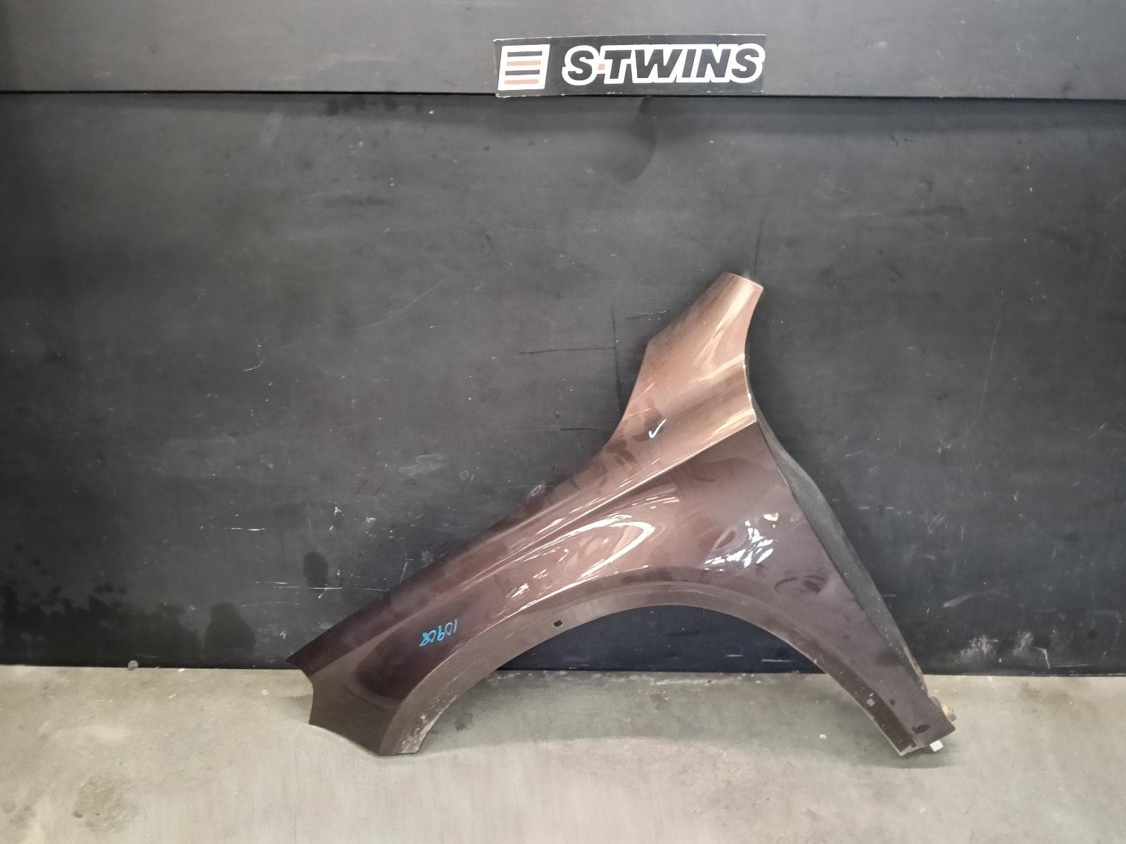 Used auto part listing image: 2015 MERCEDES GLA CLASS LEFT GUARD X156, 04/14-01/20 0000414888