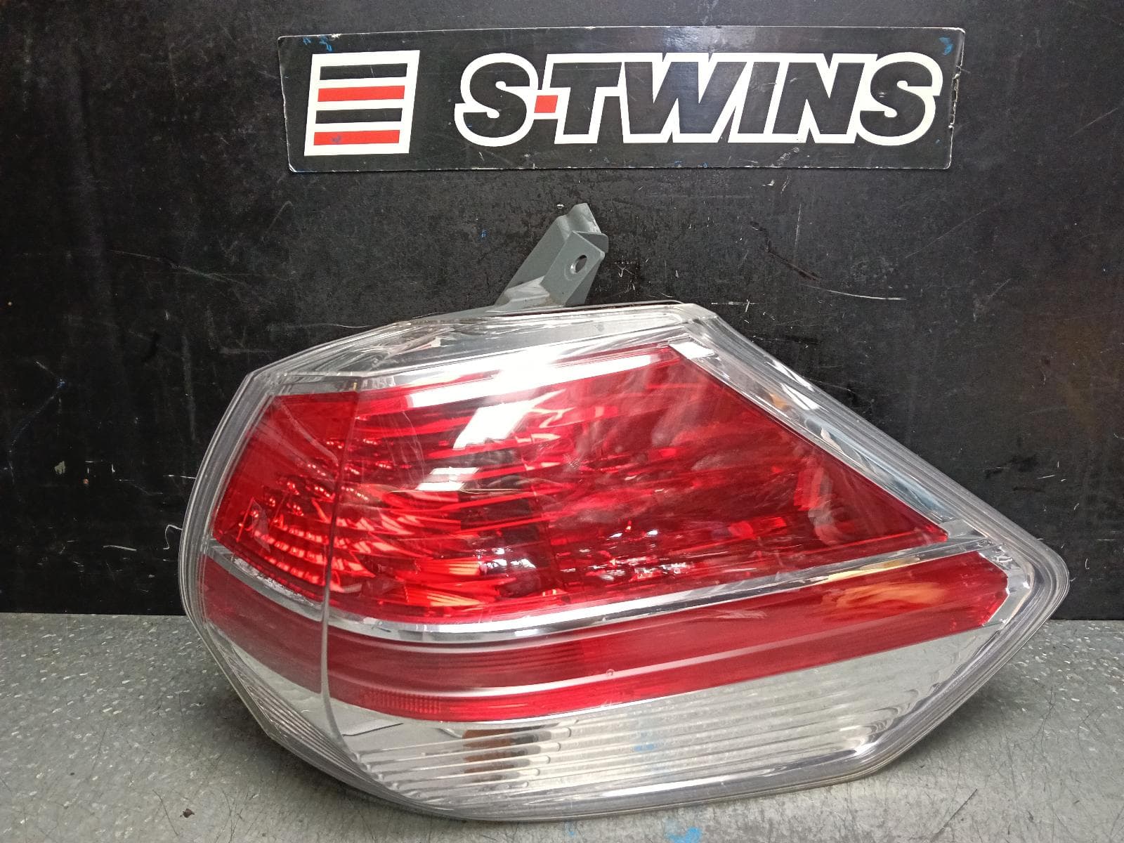 Used auto part listing image: 2016 NISSAN XTRAIL RIGHT TAILLIGHT T32, 02/14-01/17 0000403570
