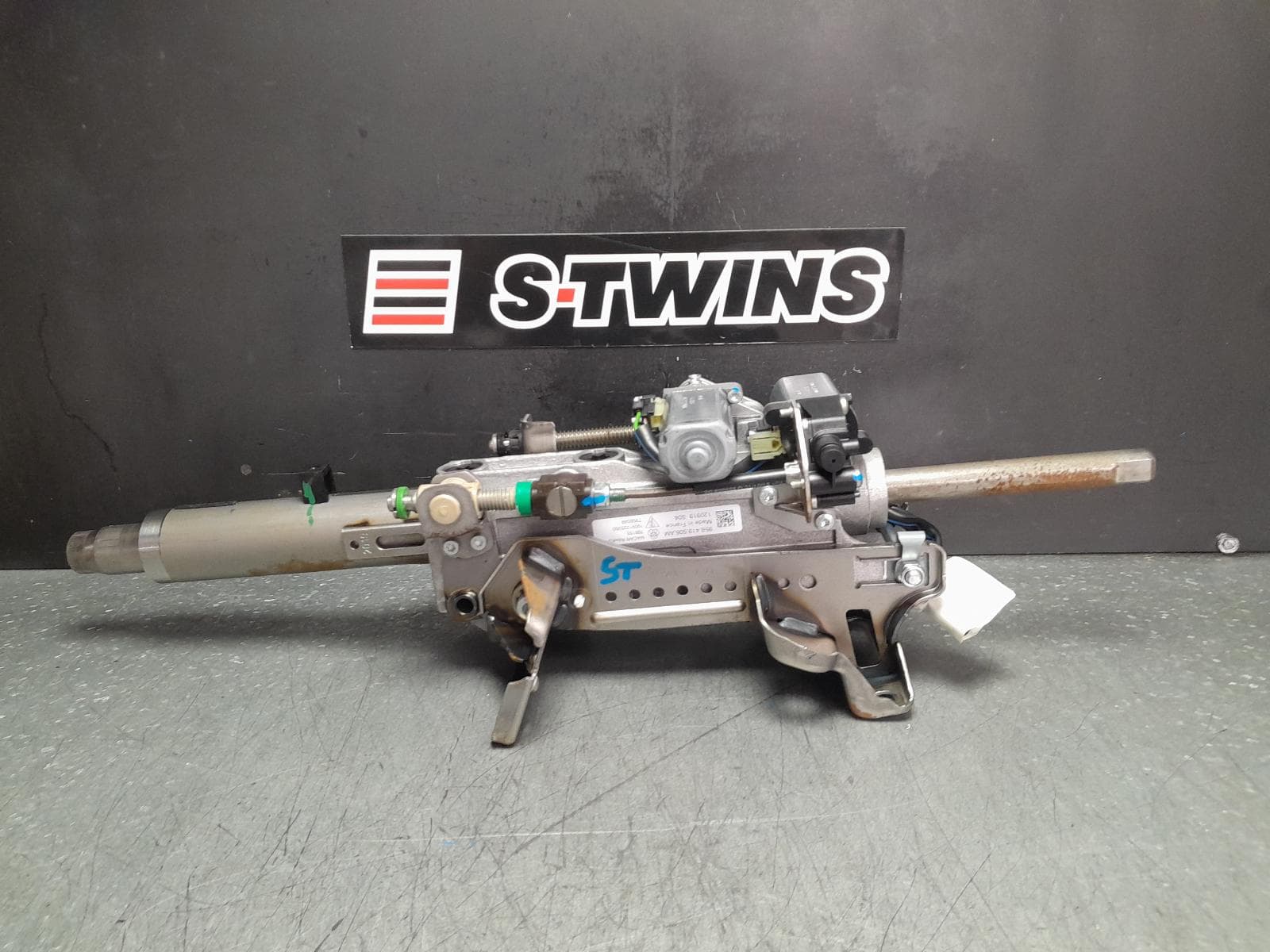 Used auto part listing image: 2019 PORSCHE MACAN STEERING COLUMN 95B, 06/14-12/25 0000352809