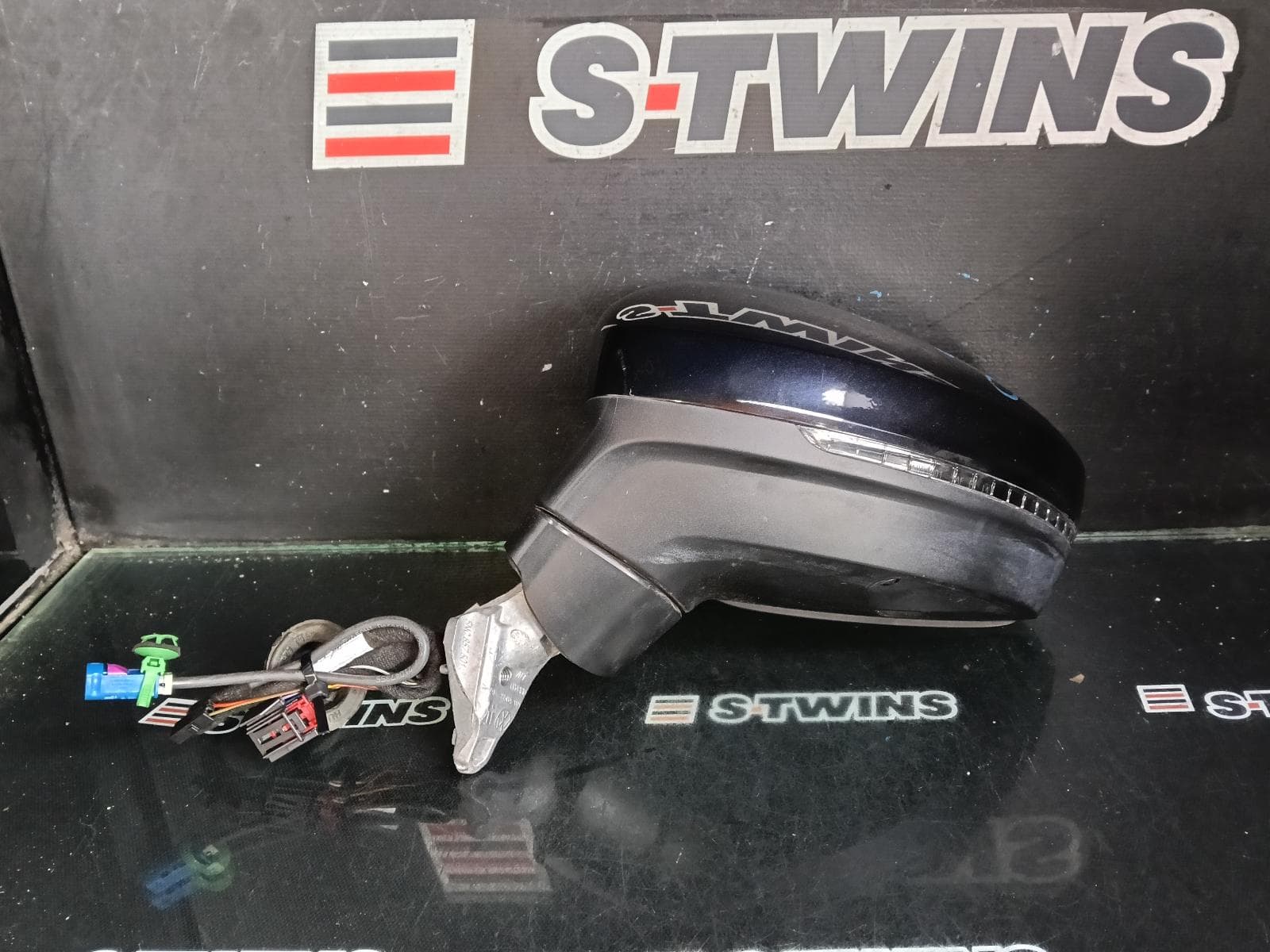Used auto part listing image: 2018 VOLKSWAGEN TIGUAN LEFT DOOR MIRROR 5NA, POWER FOLD, W/ LANE CHANGE ASSIST & CAMERA TYPE (6XP/KA6/79D), 06/16-05/21 0000408703