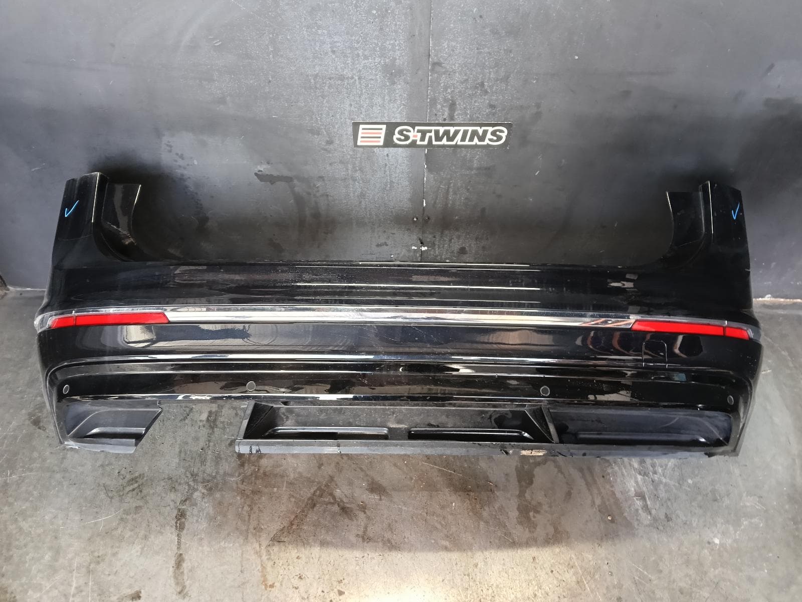 Used auto part listing image: 2018 VOLKSWAGEN TIGUAN REAR BUMPER BUMPER BAR (2 PIECE), R-LINE, 5NA, 06/16-05/21 0000397767