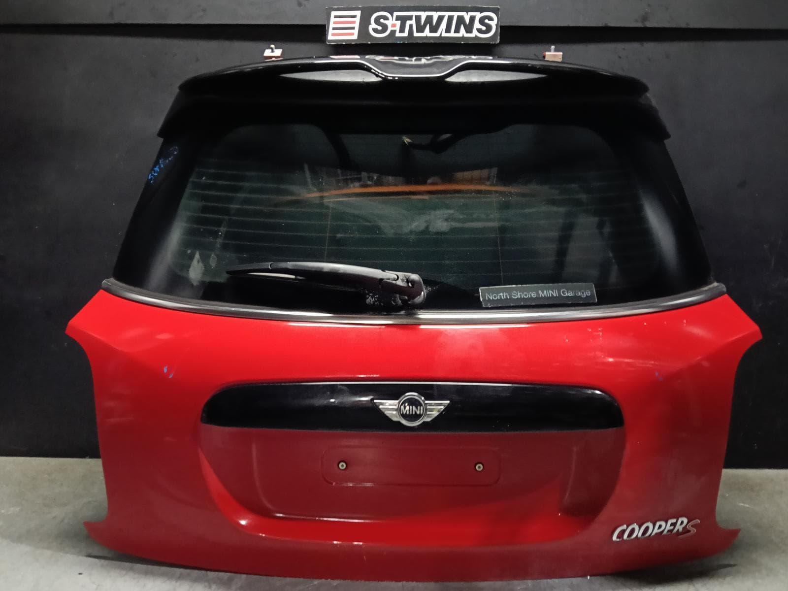 Used auto part listing image: 2018 MINI COOPER BOOTLID TAILGATE TAILGATE, F55, 04/14-01/24 0000400501