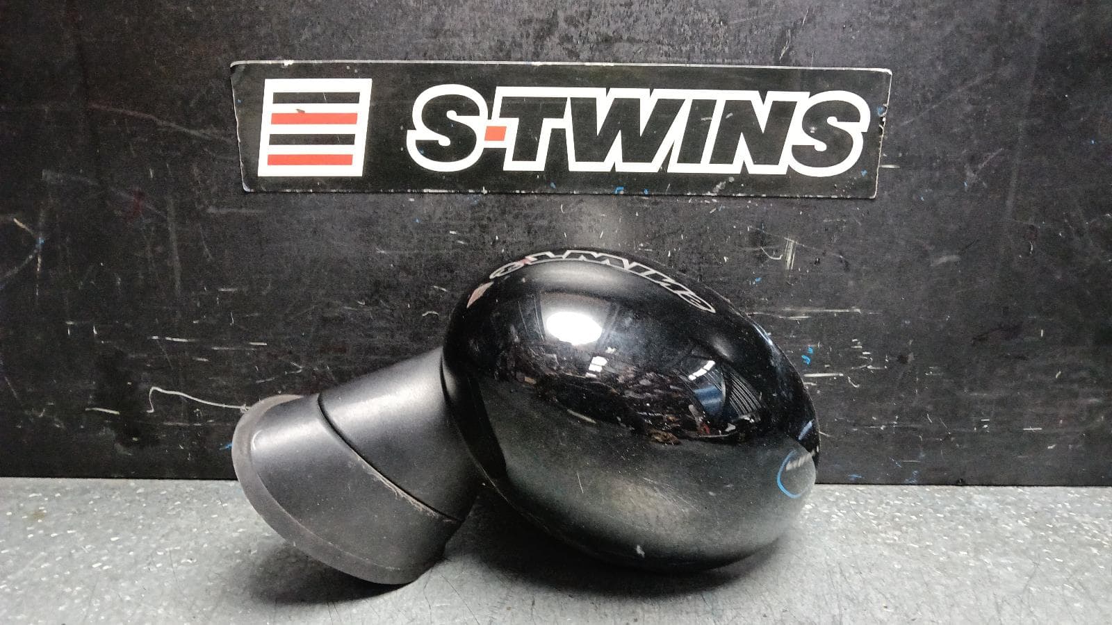 Used auto part listing image: 2018 MINI COOPER LEFT DOOR MIRROR F55/F56, MANUAL FOLD, W/ AUTO DIP TYPE, 04/14-02/21 0000400515