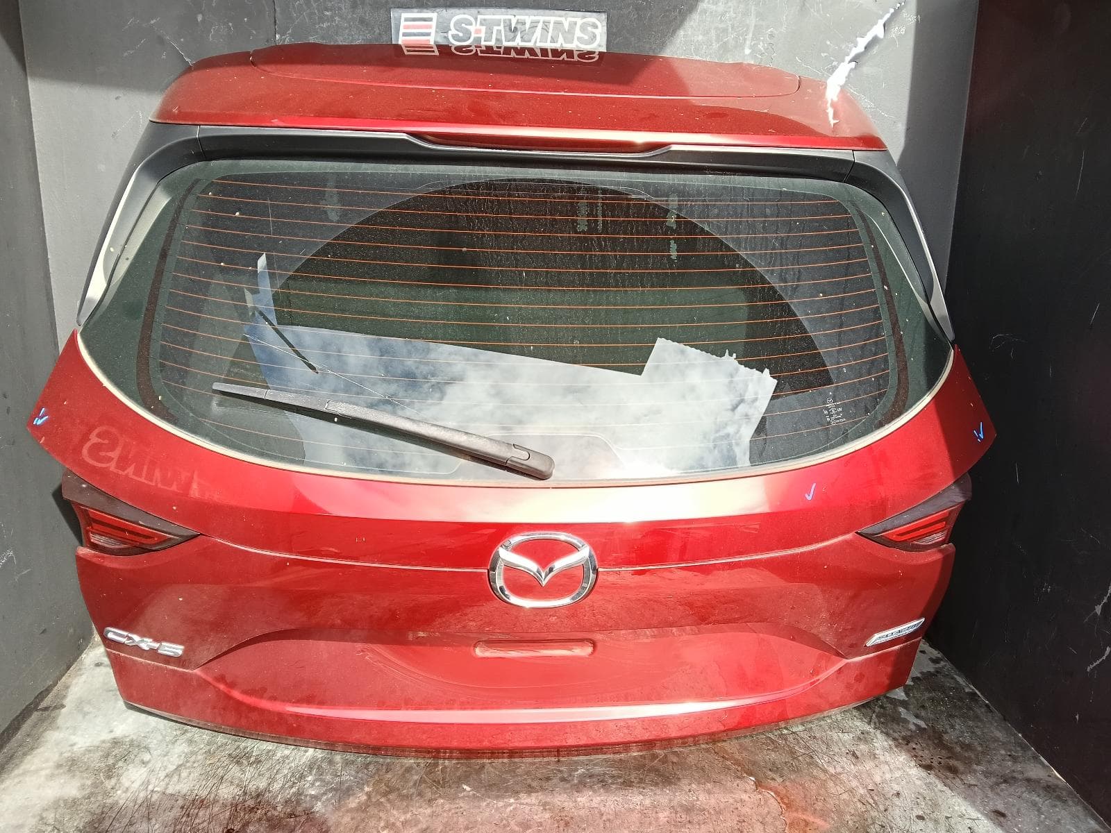 Used auto part listing image: 2017 MAZDA CX5 BOOTLID TAILGATE TAILGATE, NON POWER LIFTGATE TYPE, KF, 02/17-08/21 0000388834